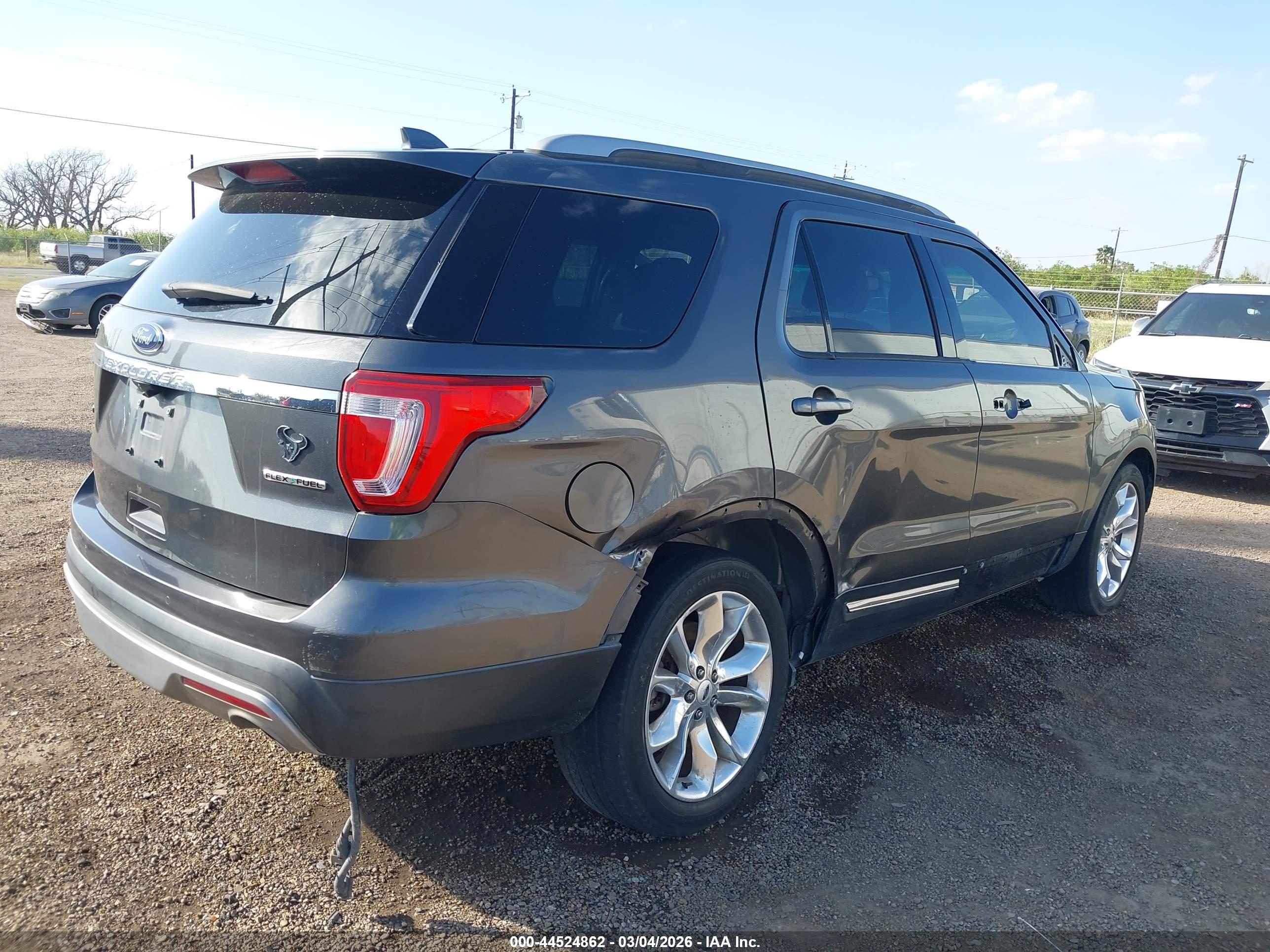 FORD EXPLORER image 6
