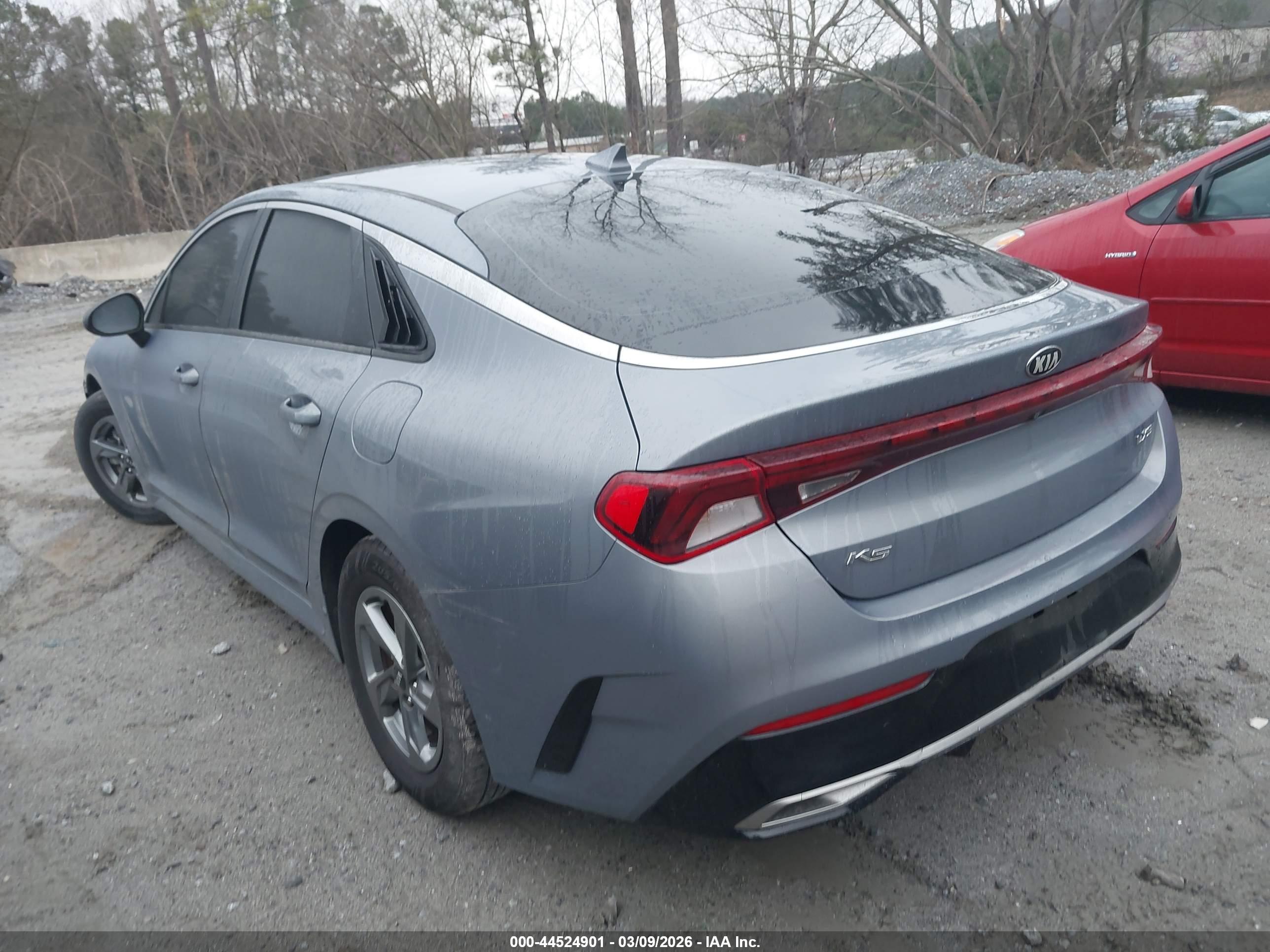 KIA K5 image 3
