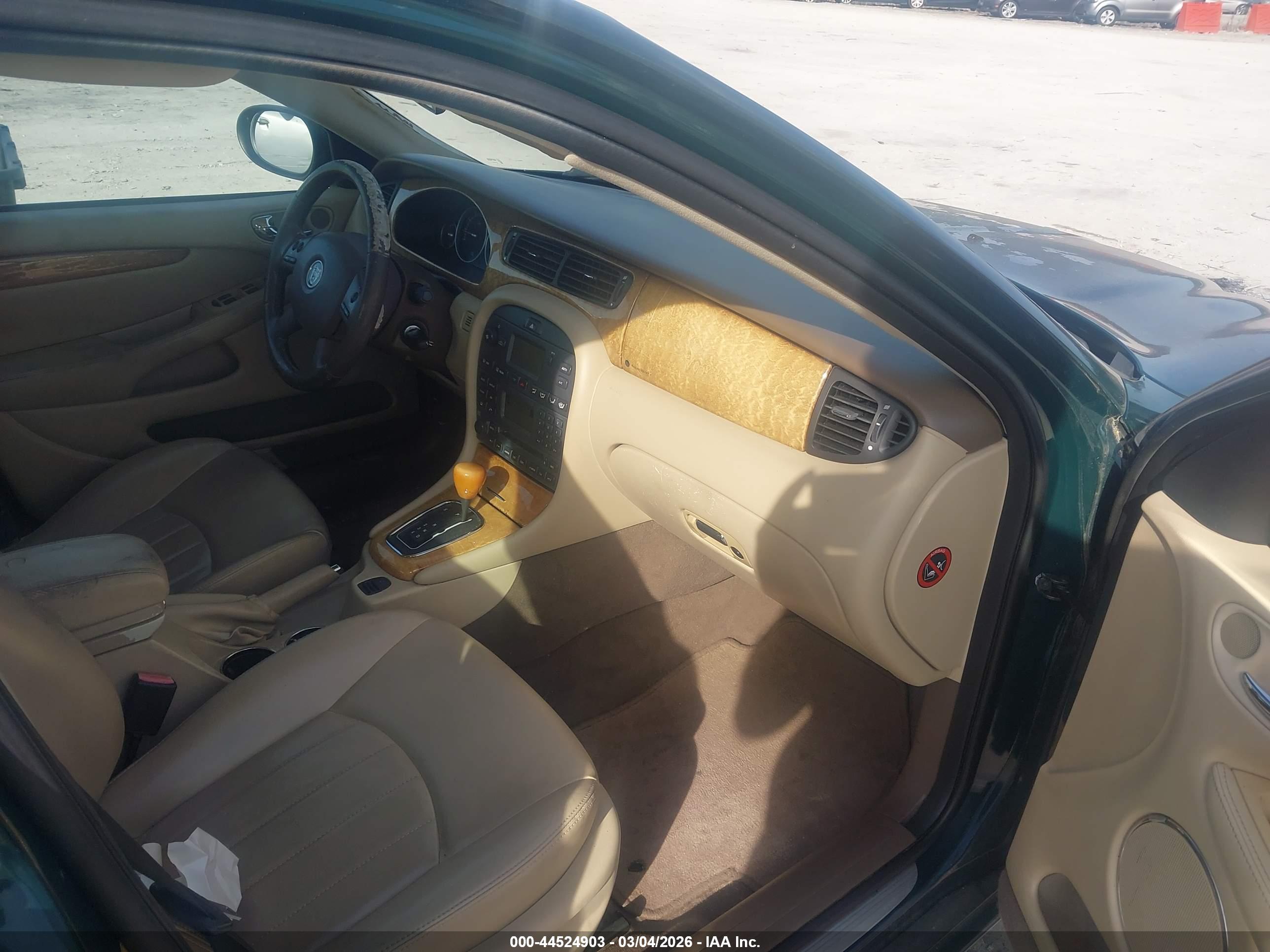 JAGUAR X-TYPE image 5