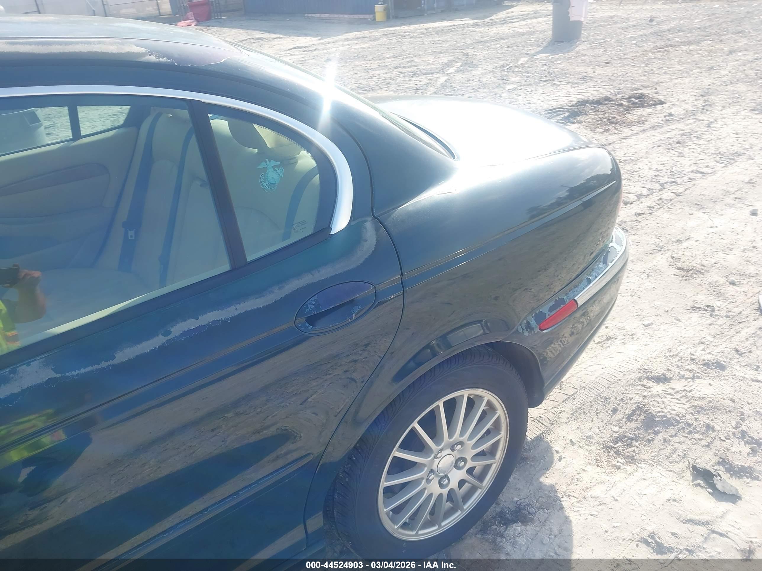 JAGUAR X-TYPE image 6