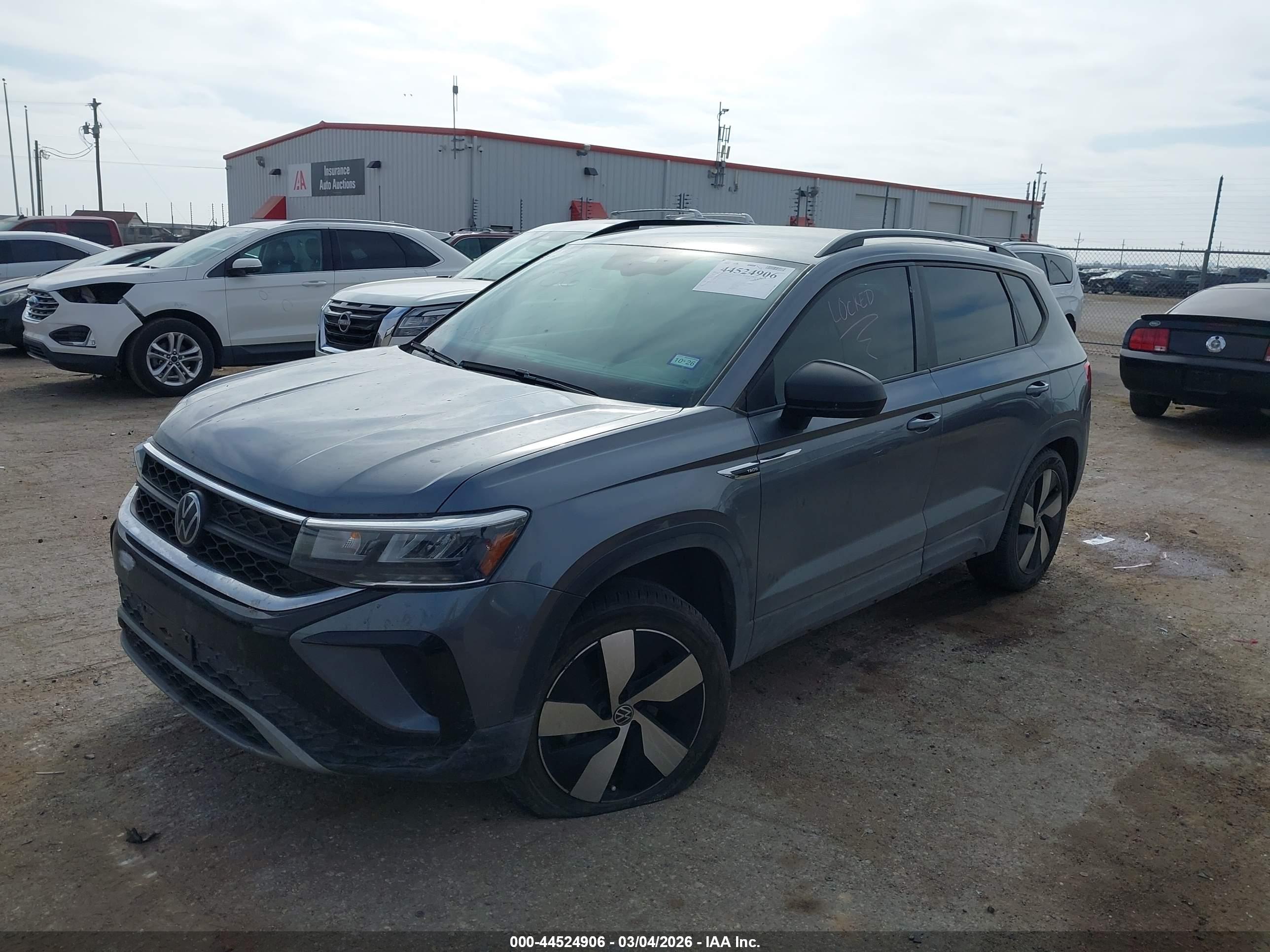 VOLKSWAGEN TAOS image 2