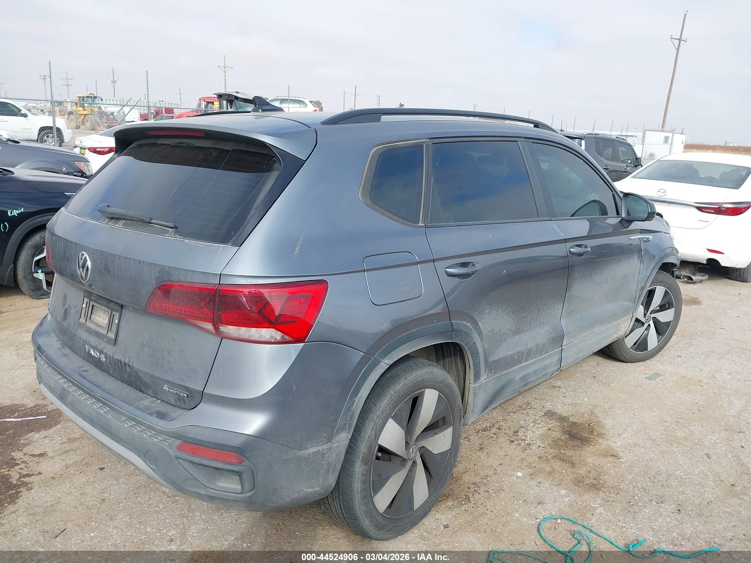 VOLKSWAGEN TAOS image 4