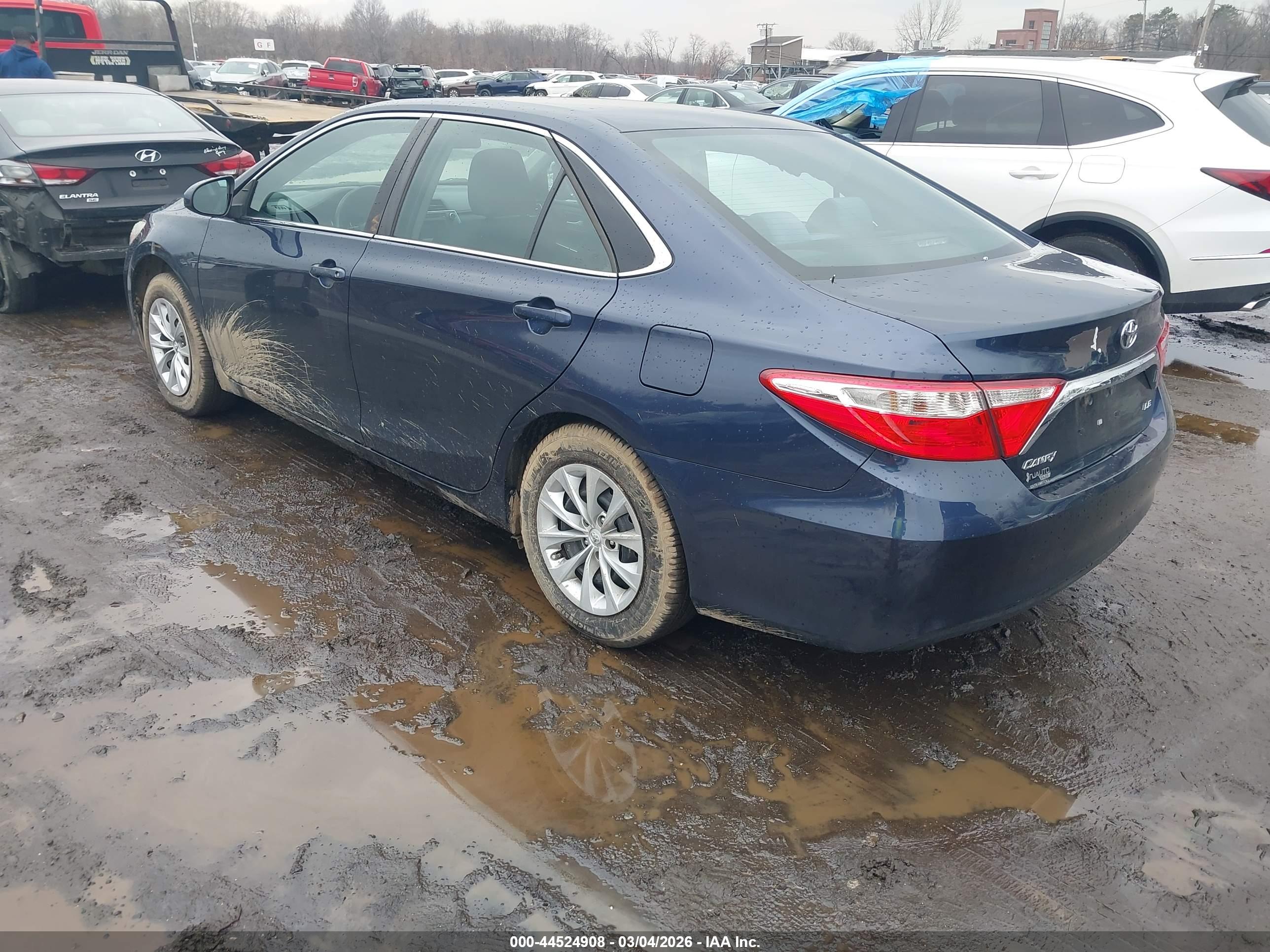 TOYOTA CAMRY image 3