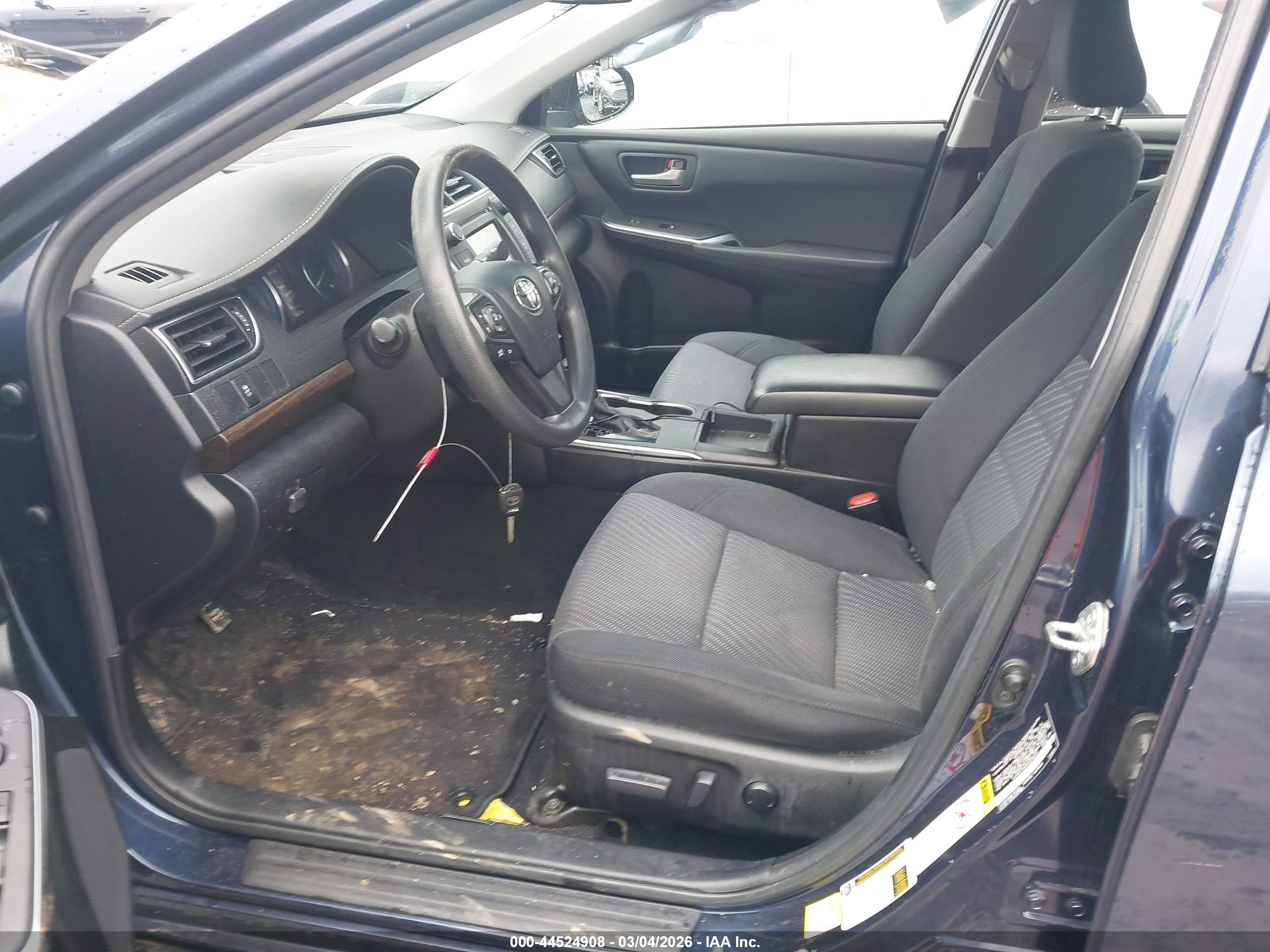 TOYOTA CAMRY image 5