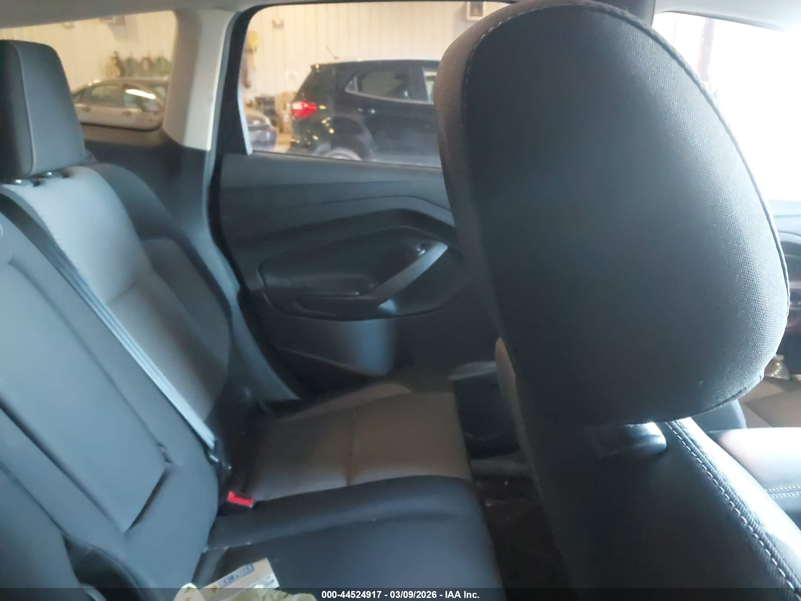 FORD ESCAPE image 8