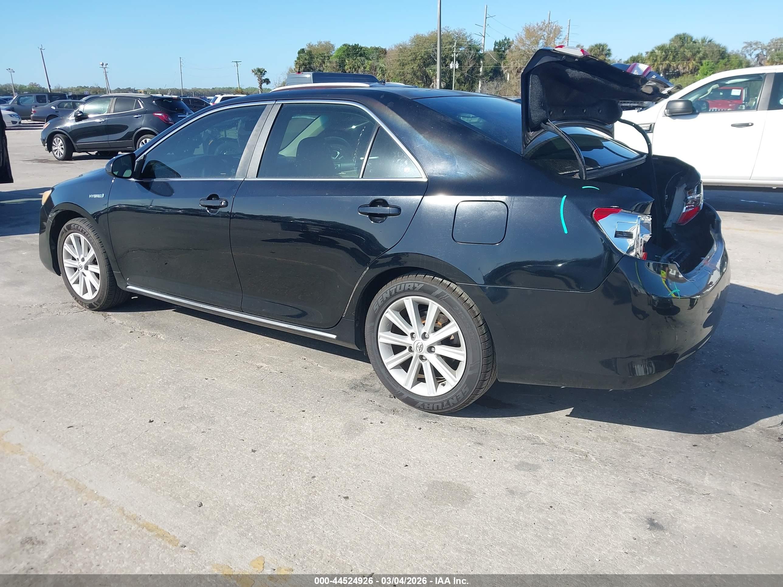 TOYOTA CAMRY image 3
