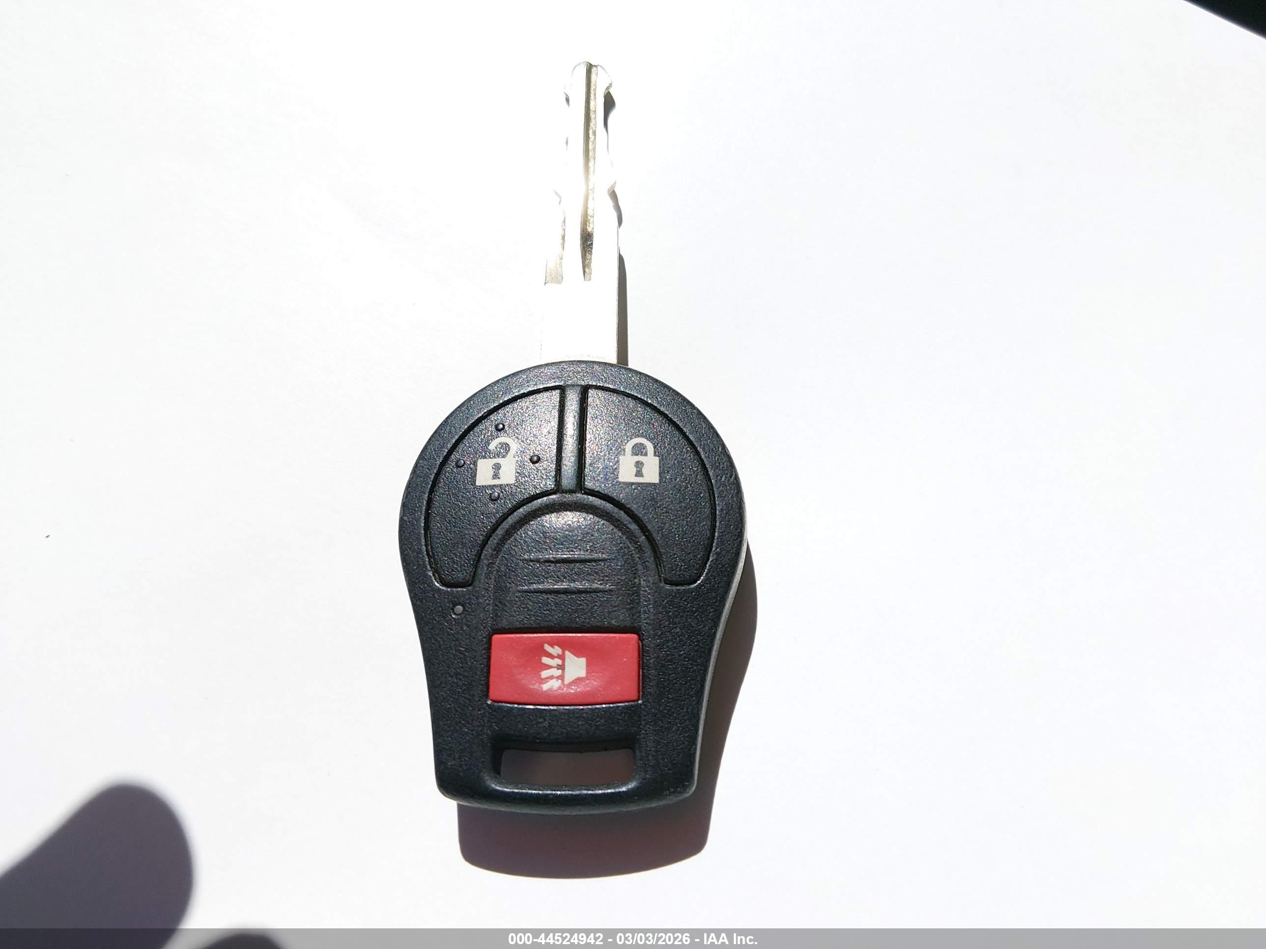 NISSAN VERSA image 11