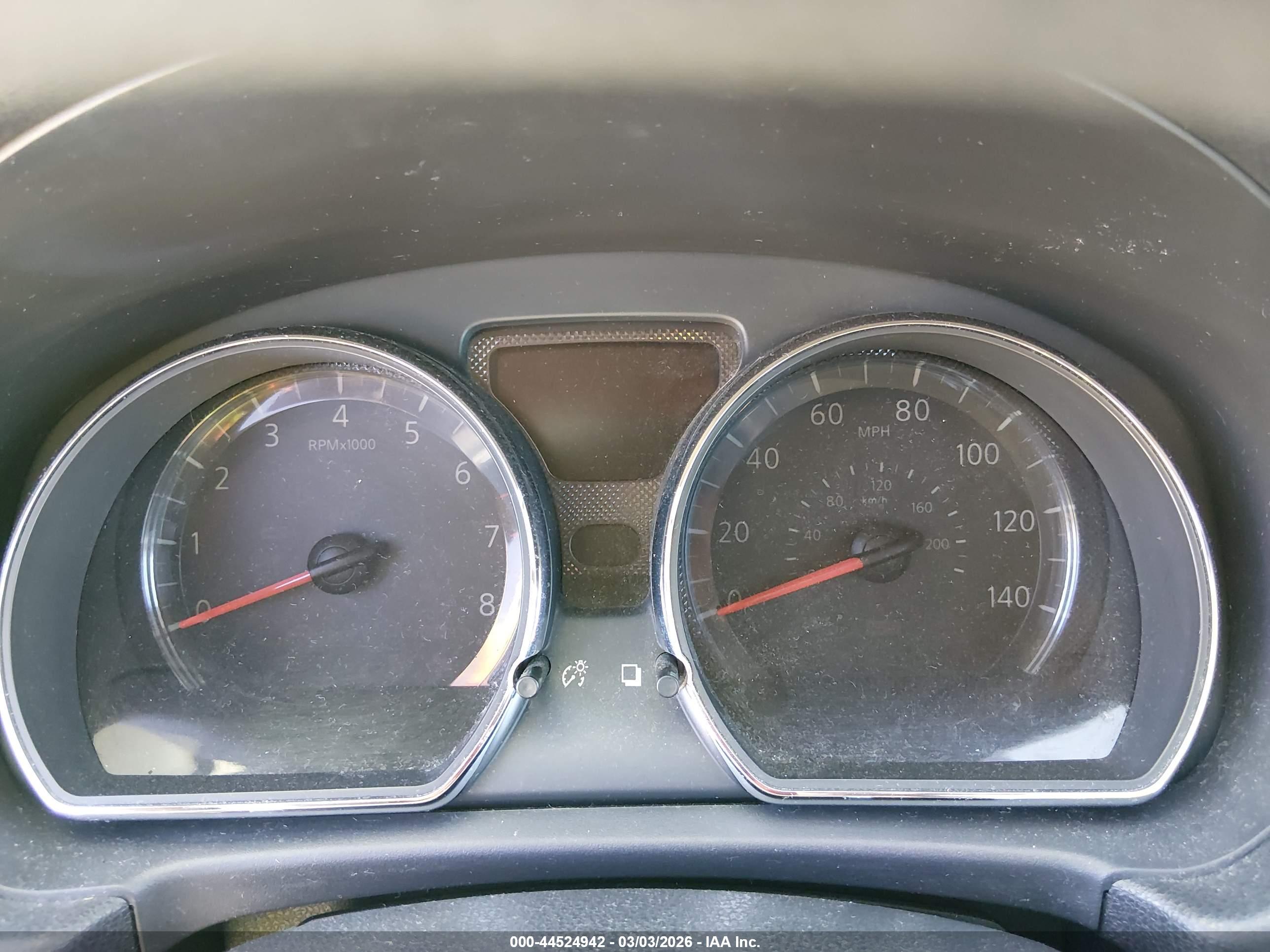 NISSAN VERSA image 7
