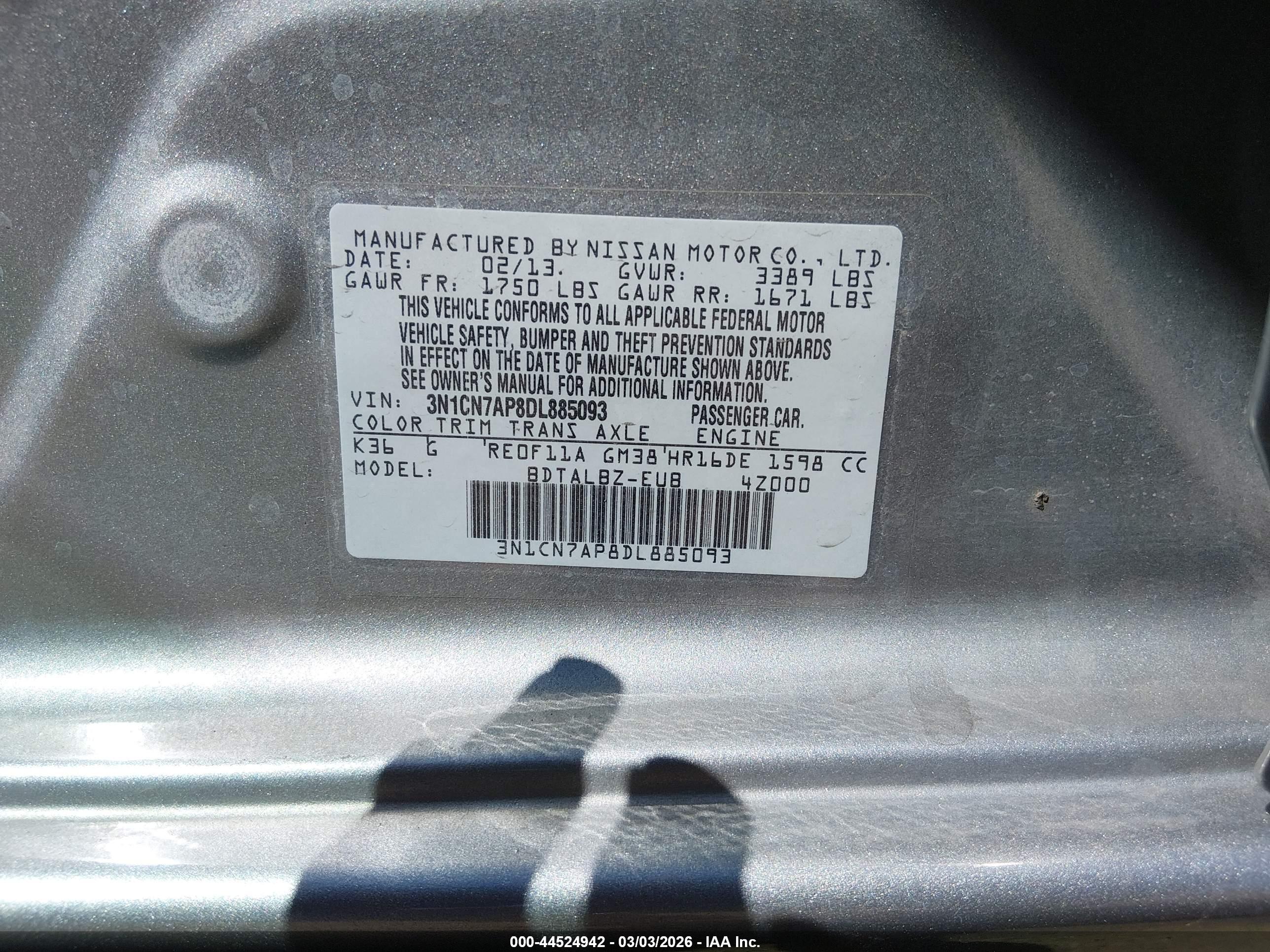 NISSAN VERSA image 9