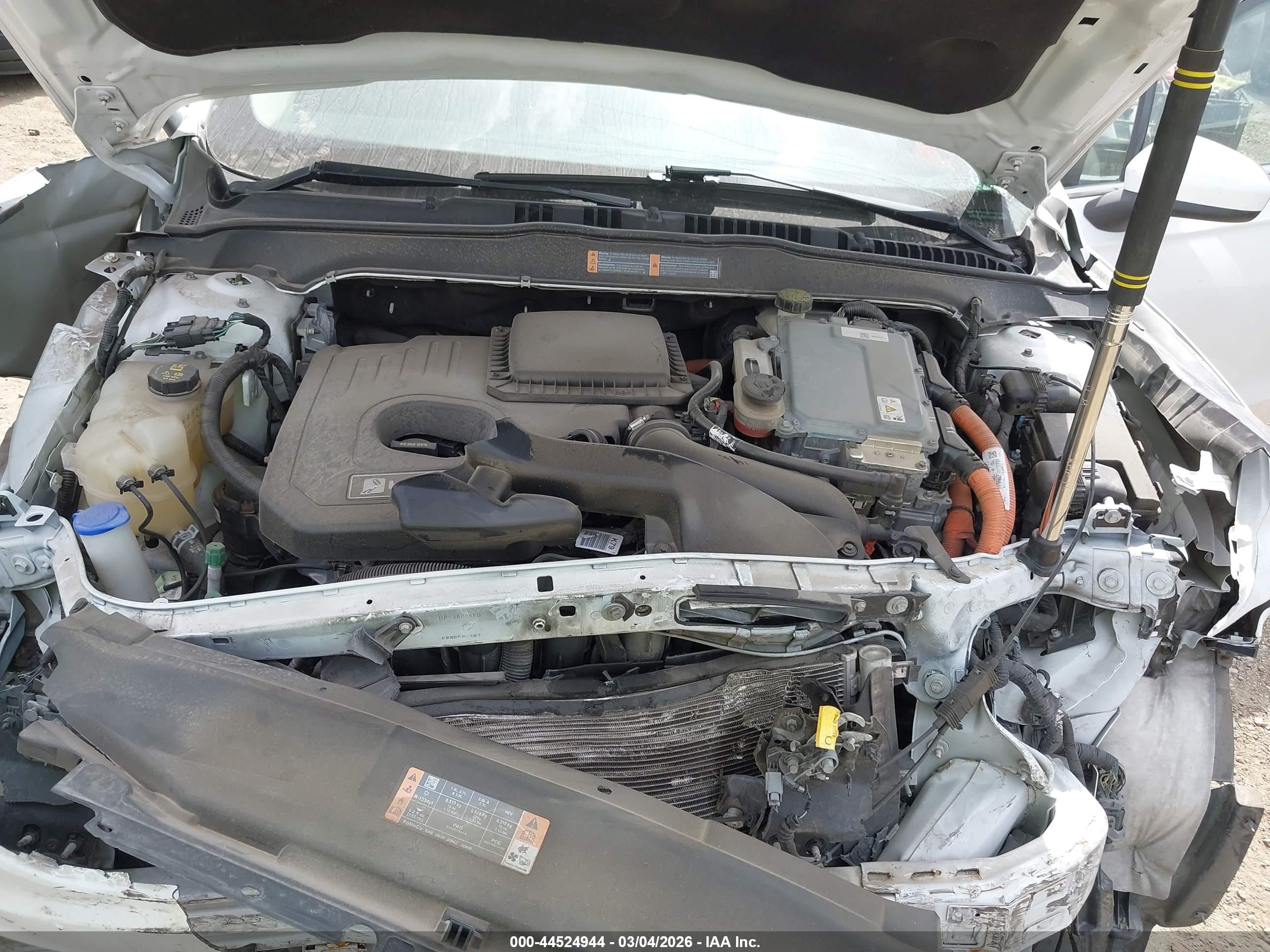 FORD FUSION image 10