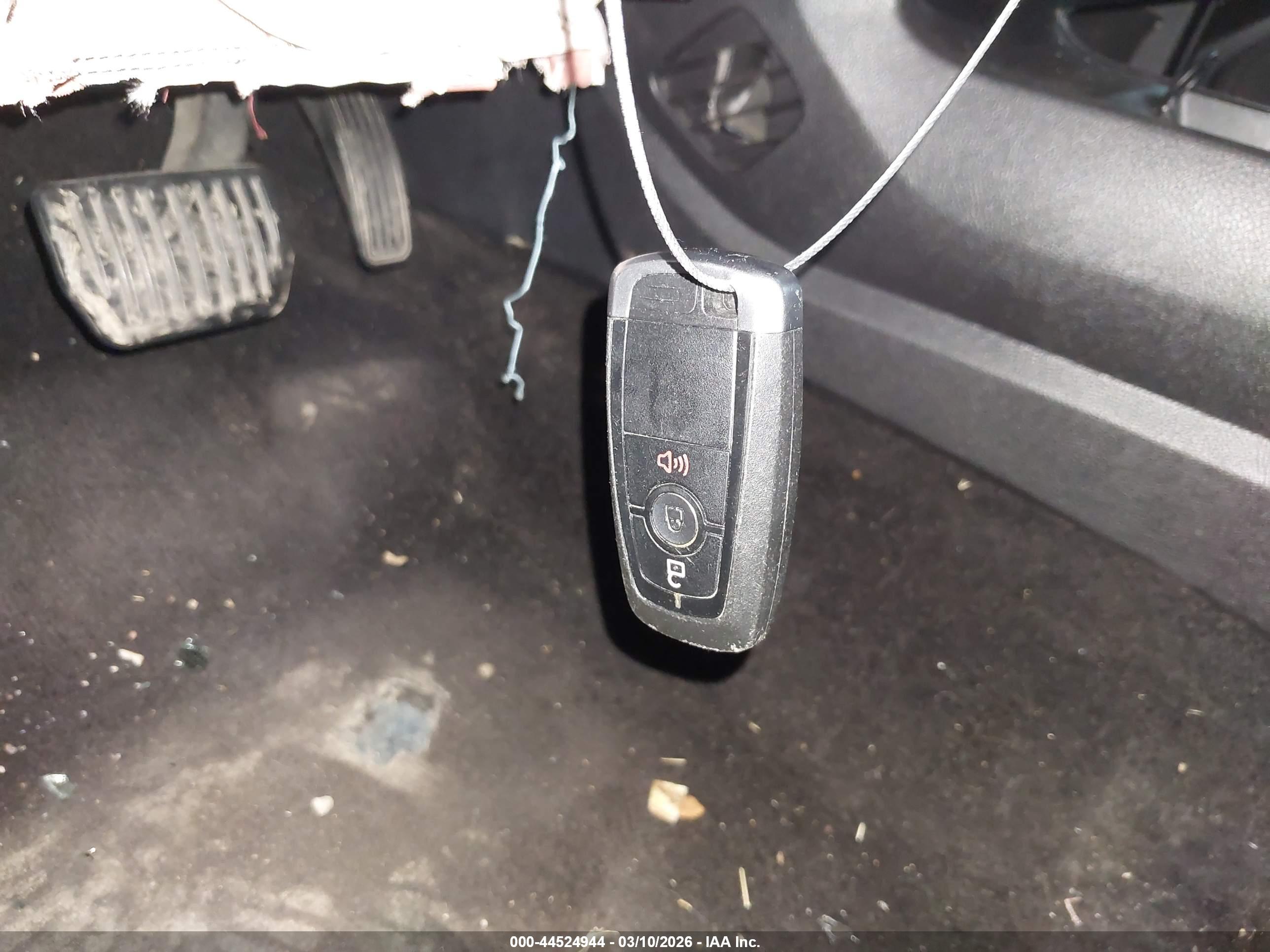 FORD FUSION image 11
