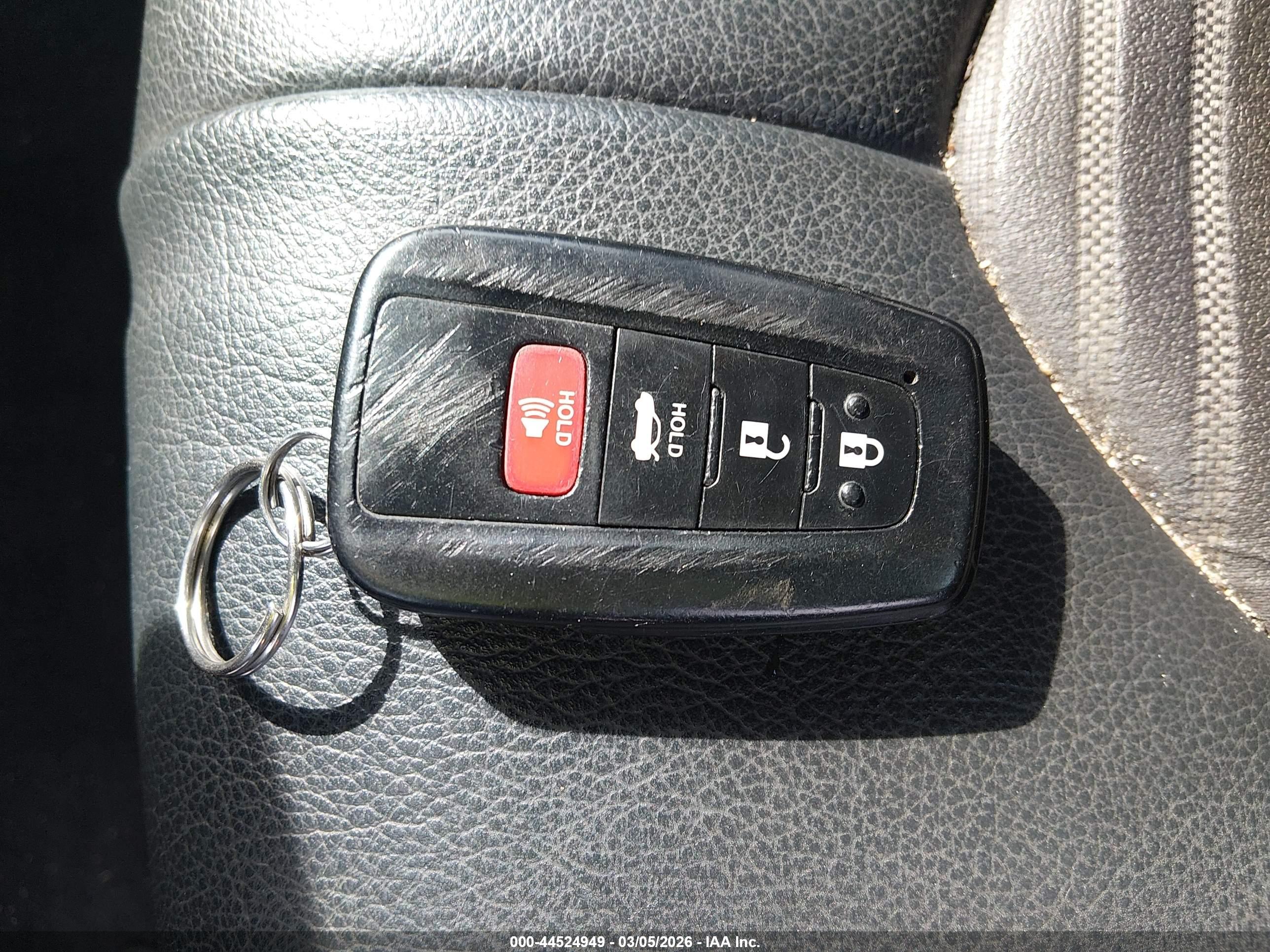 TOYOTA CAMRY image 11