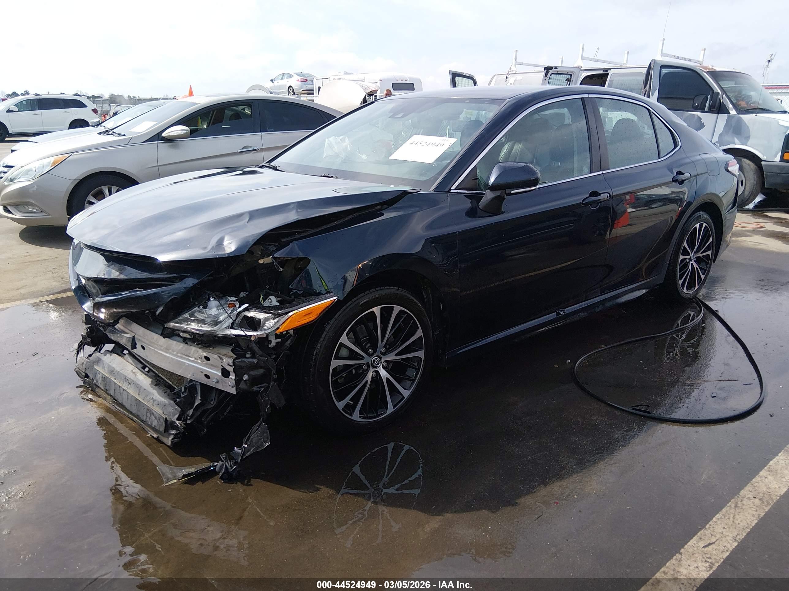 TOYOTA CAMRY image 2
