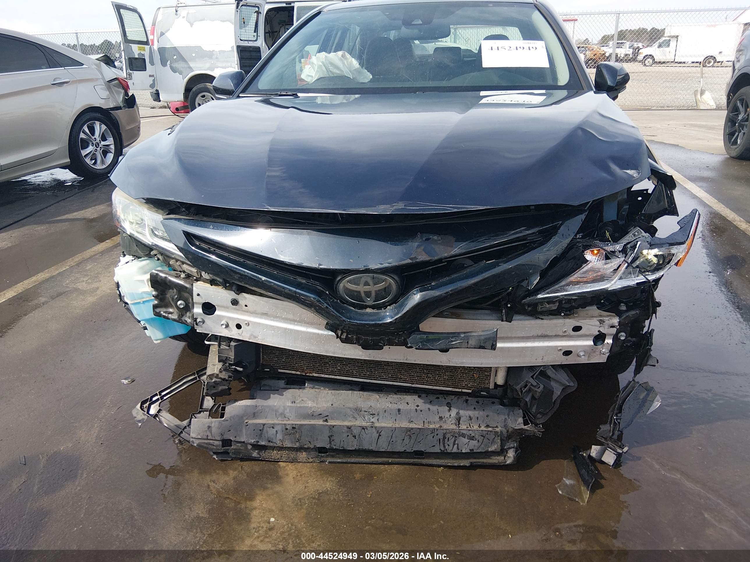 TOYOTA CAMRY image 6