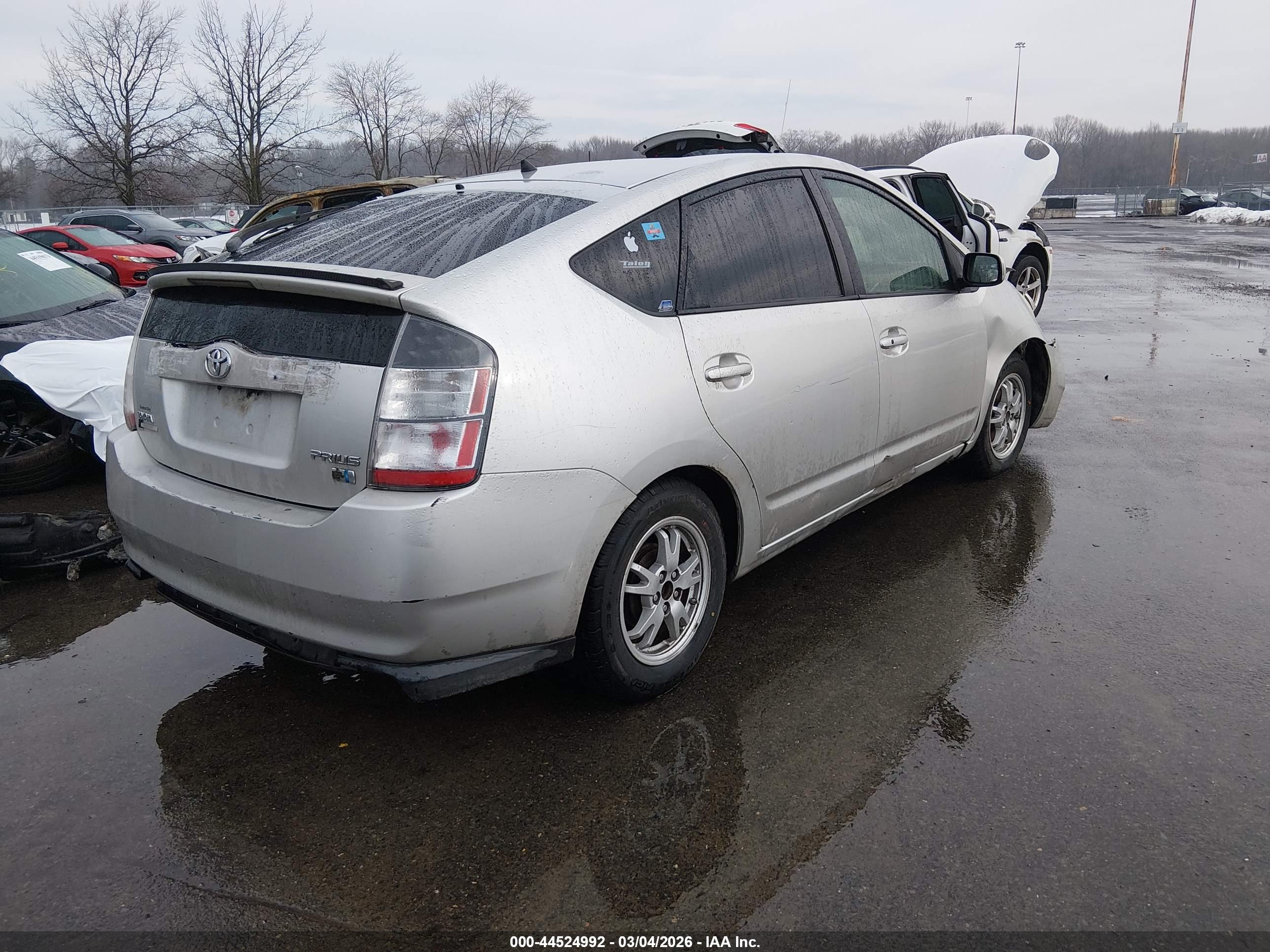 TOYOTA PRIUS image 4