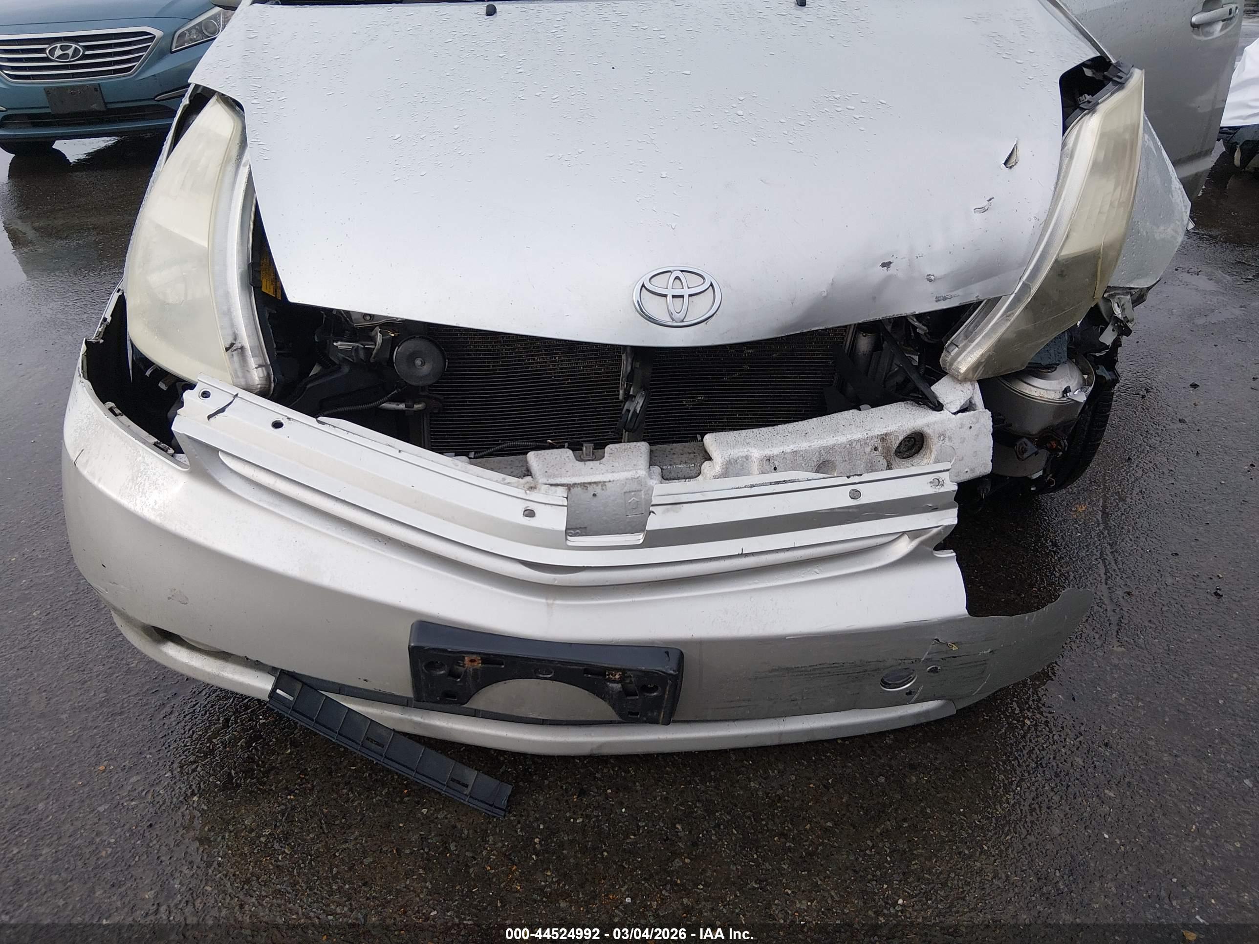 TOYOTA PRIUS image 6