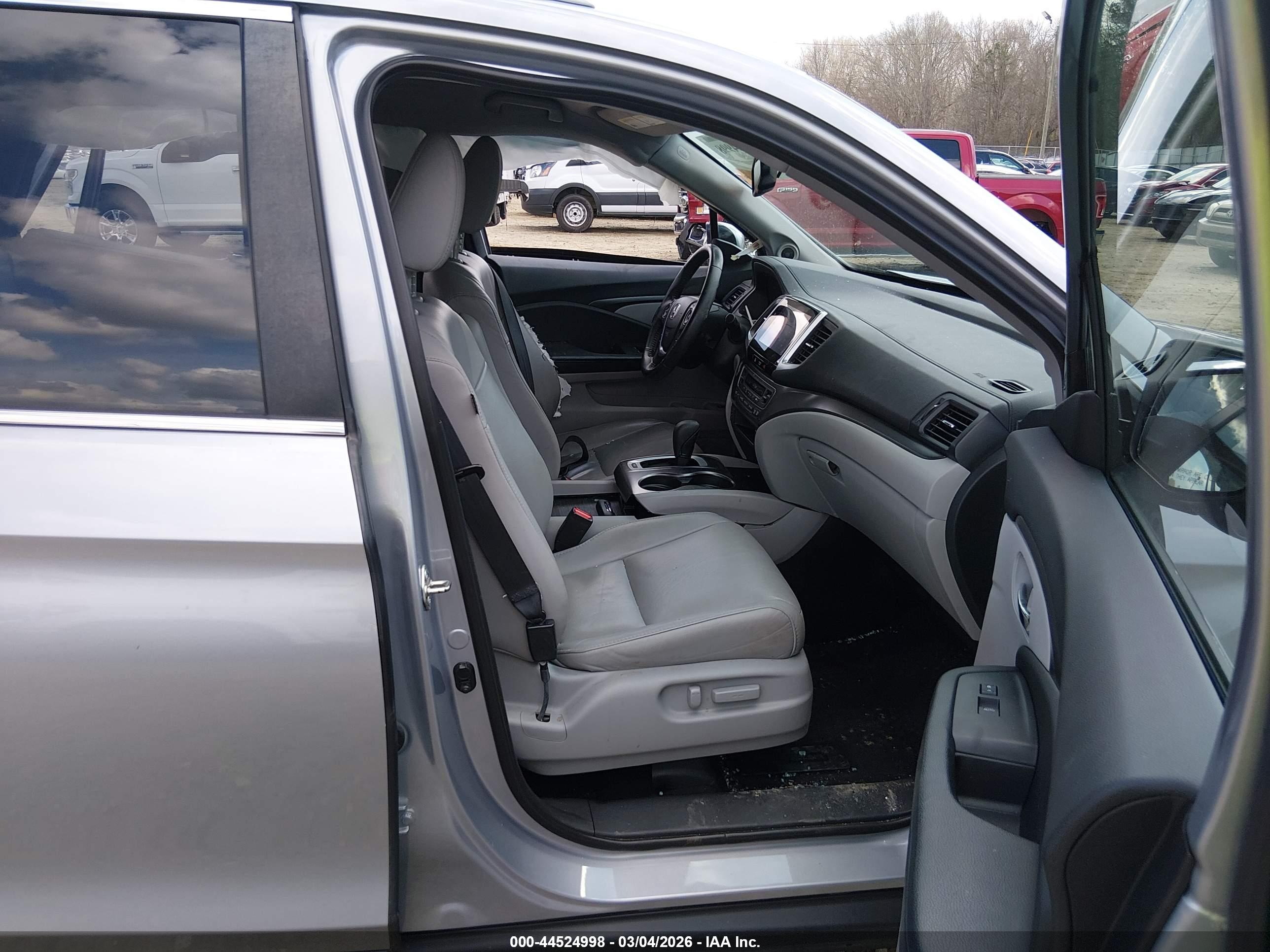 HONDA PILOT image 5