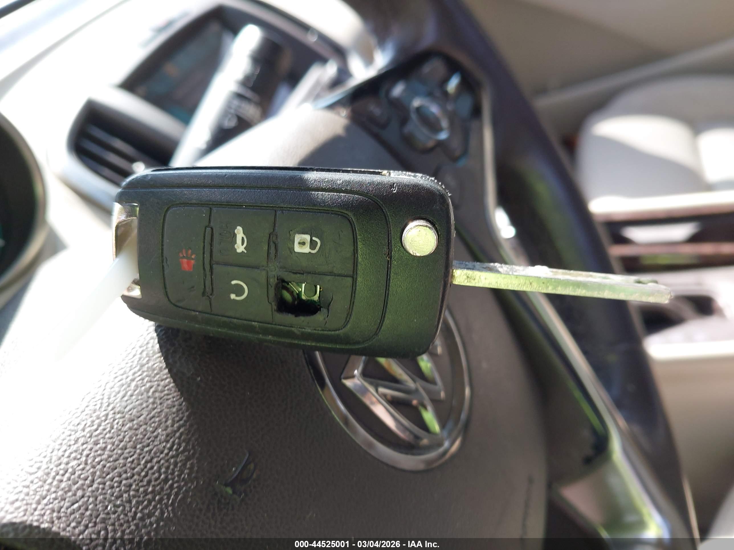 BUICK LACROSSE image 11
