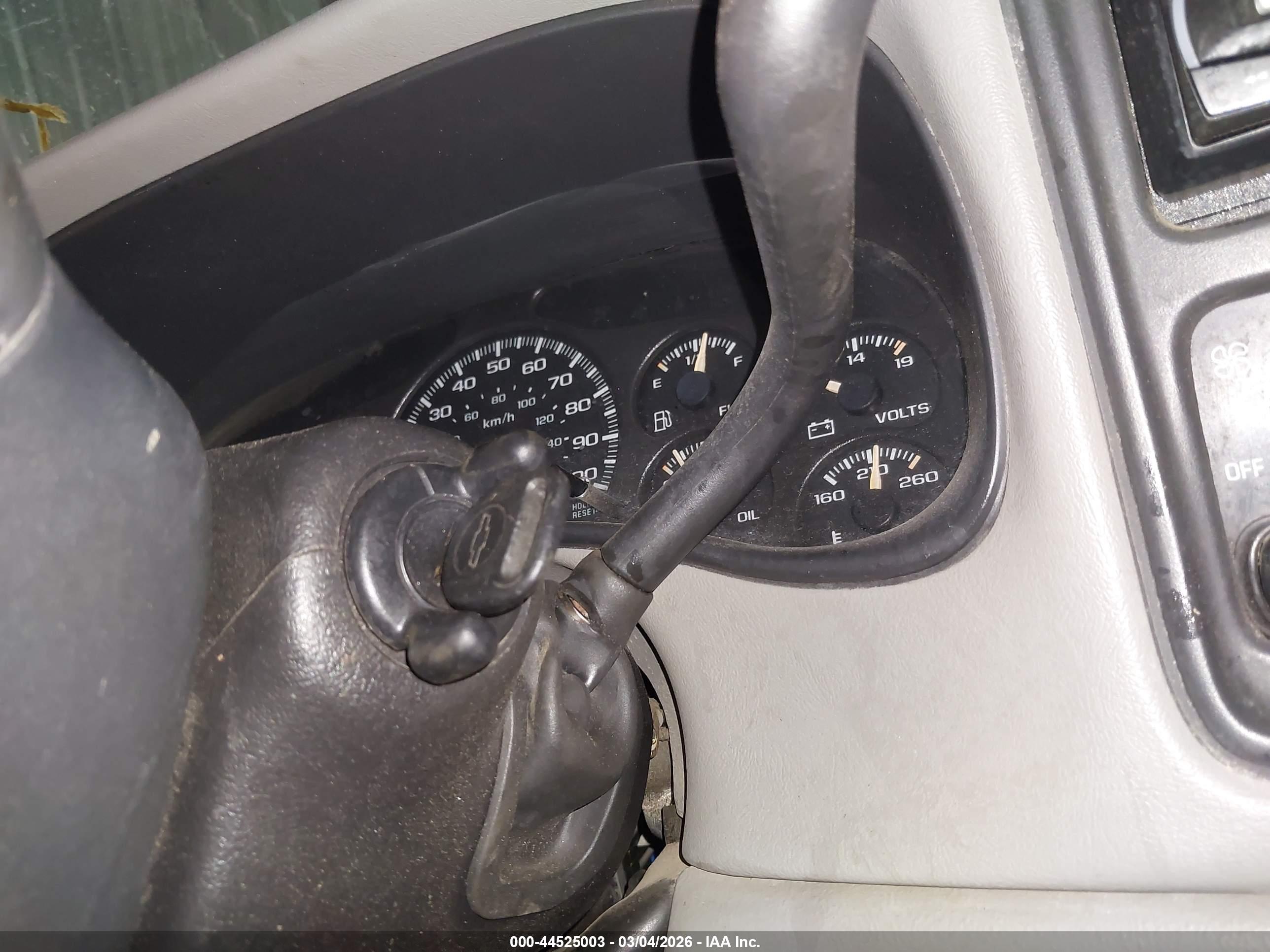 CHEVROLET SILVERADO image 11