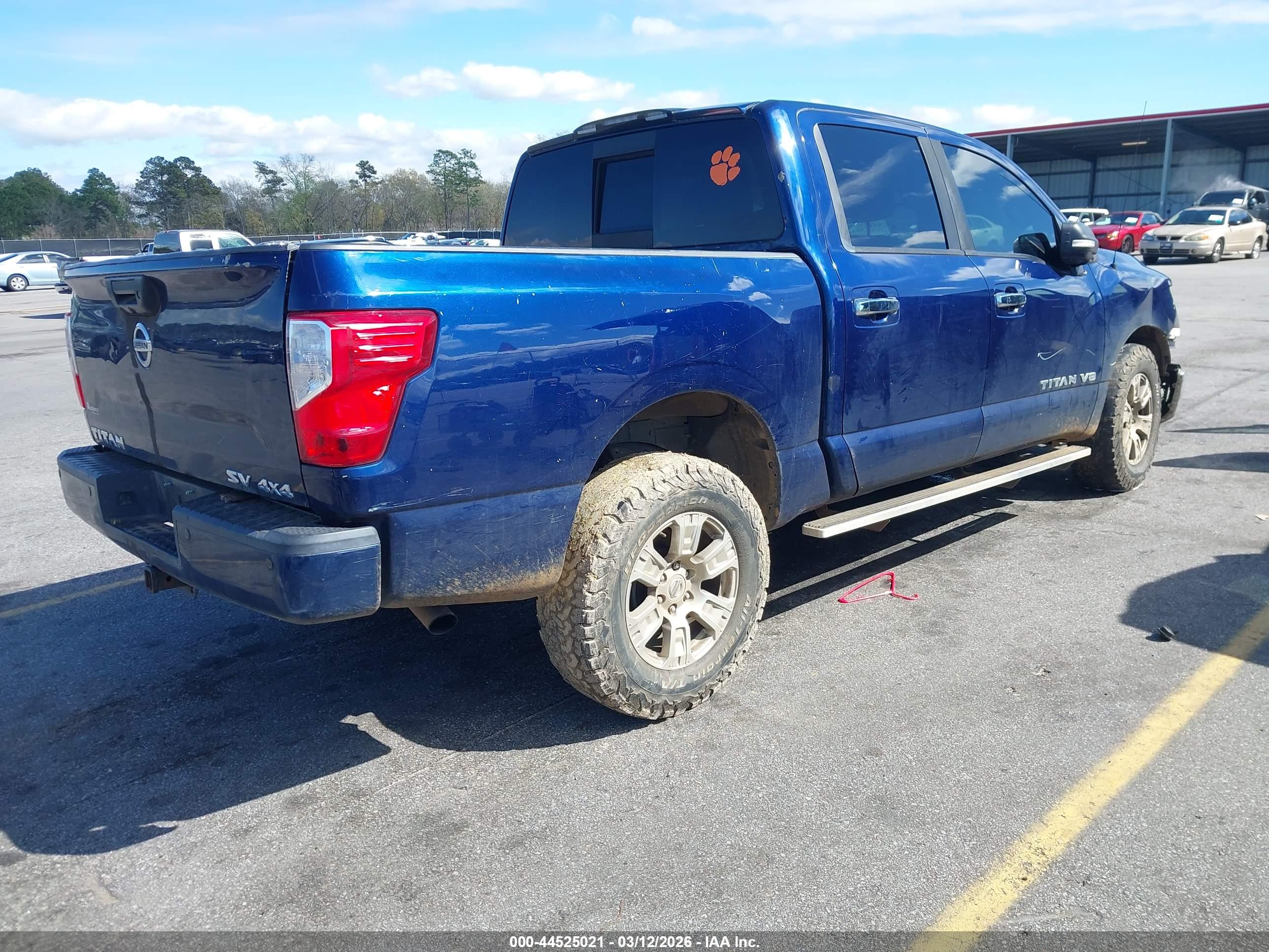 NISSAN TITAN image 4