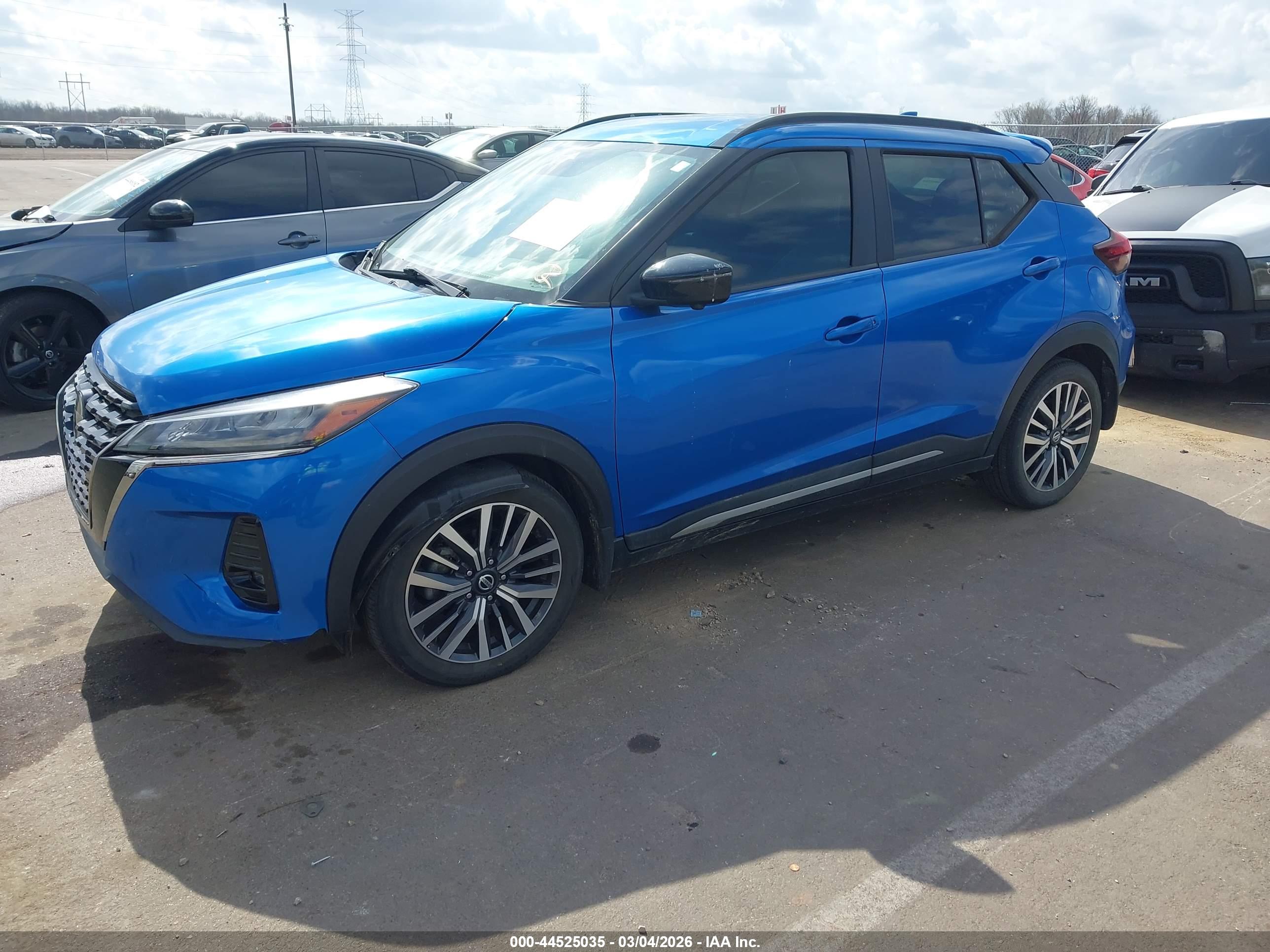 NISSAN KICKS image 2