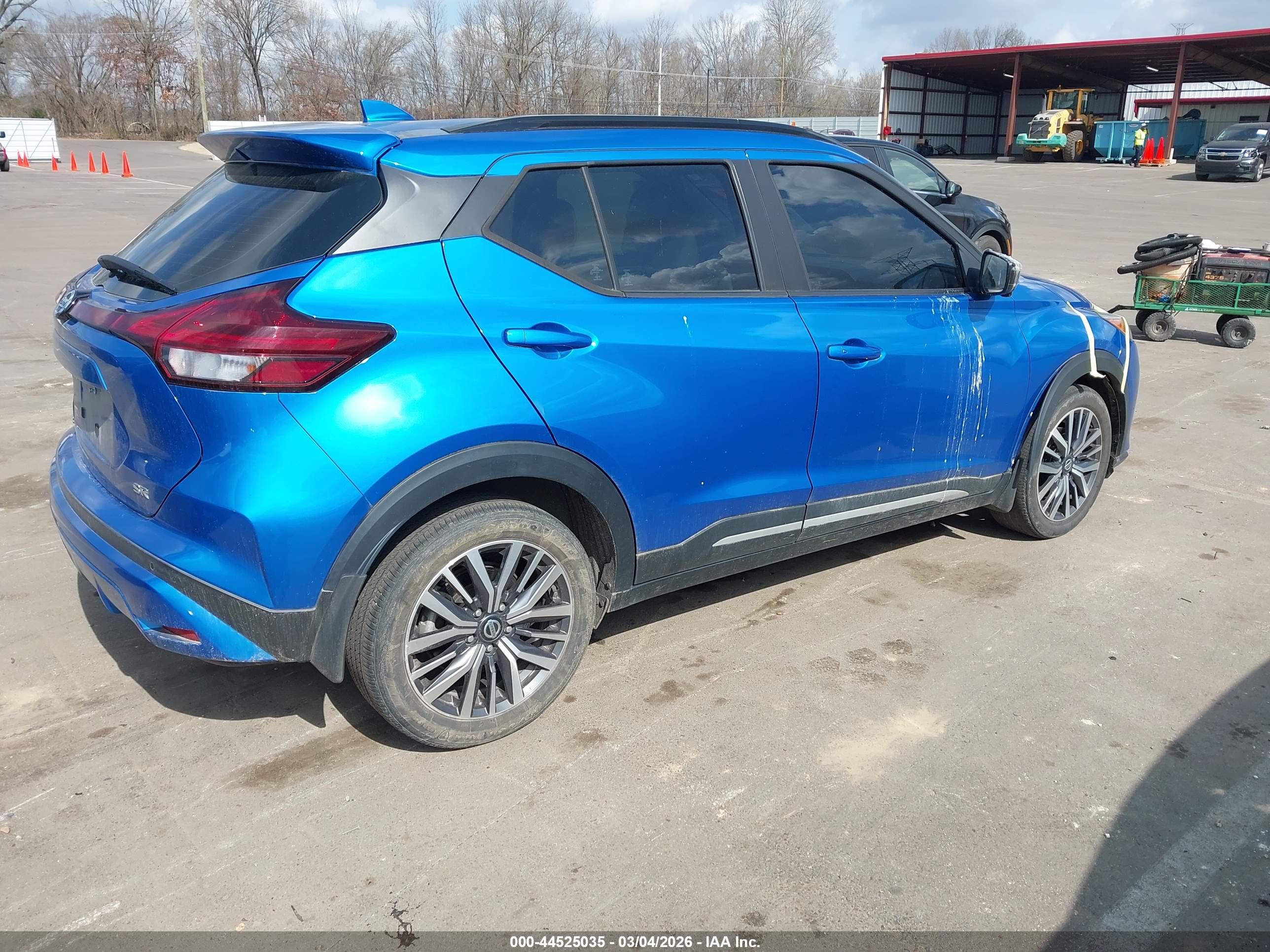 NISSAN KICKS image 4