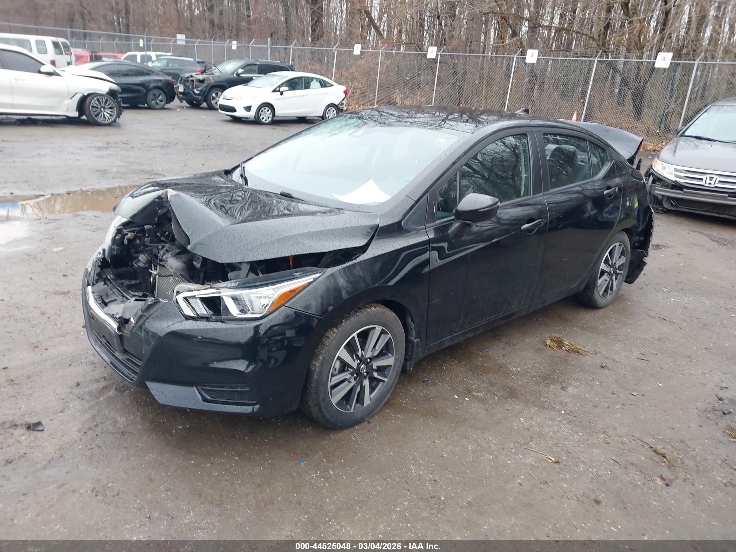 NISSAN VERSA image 2
