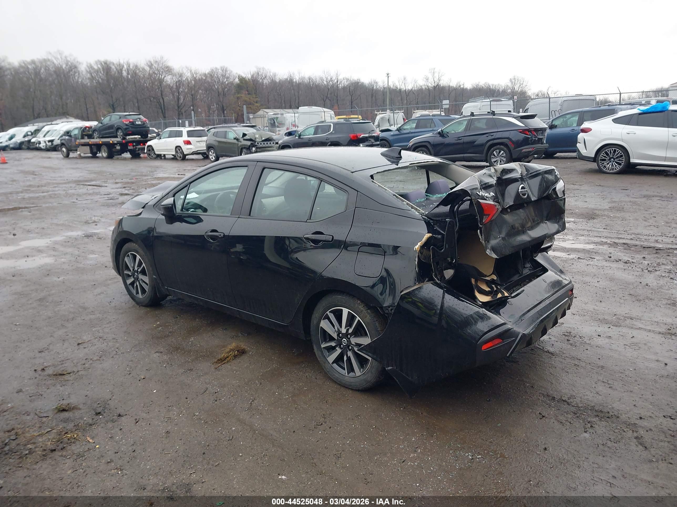 NISSAN VERSA image 3