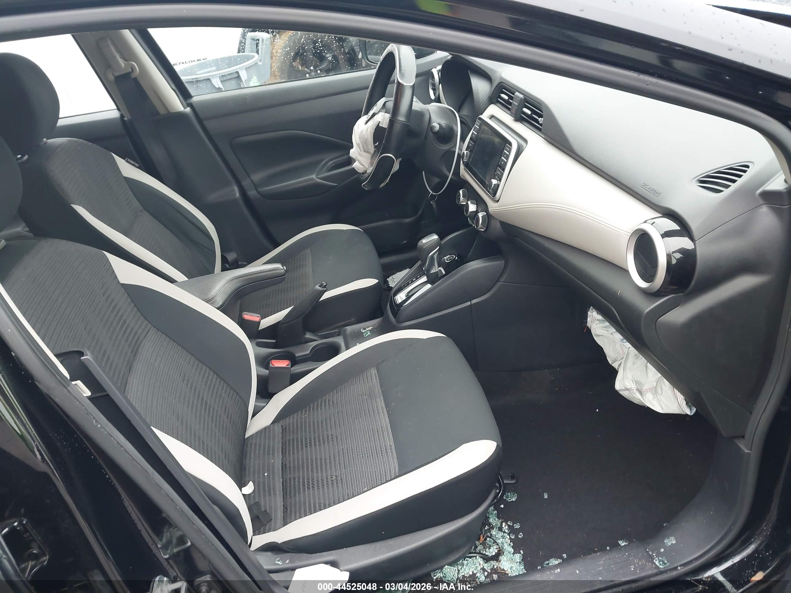 NISSAN VERSA image 5