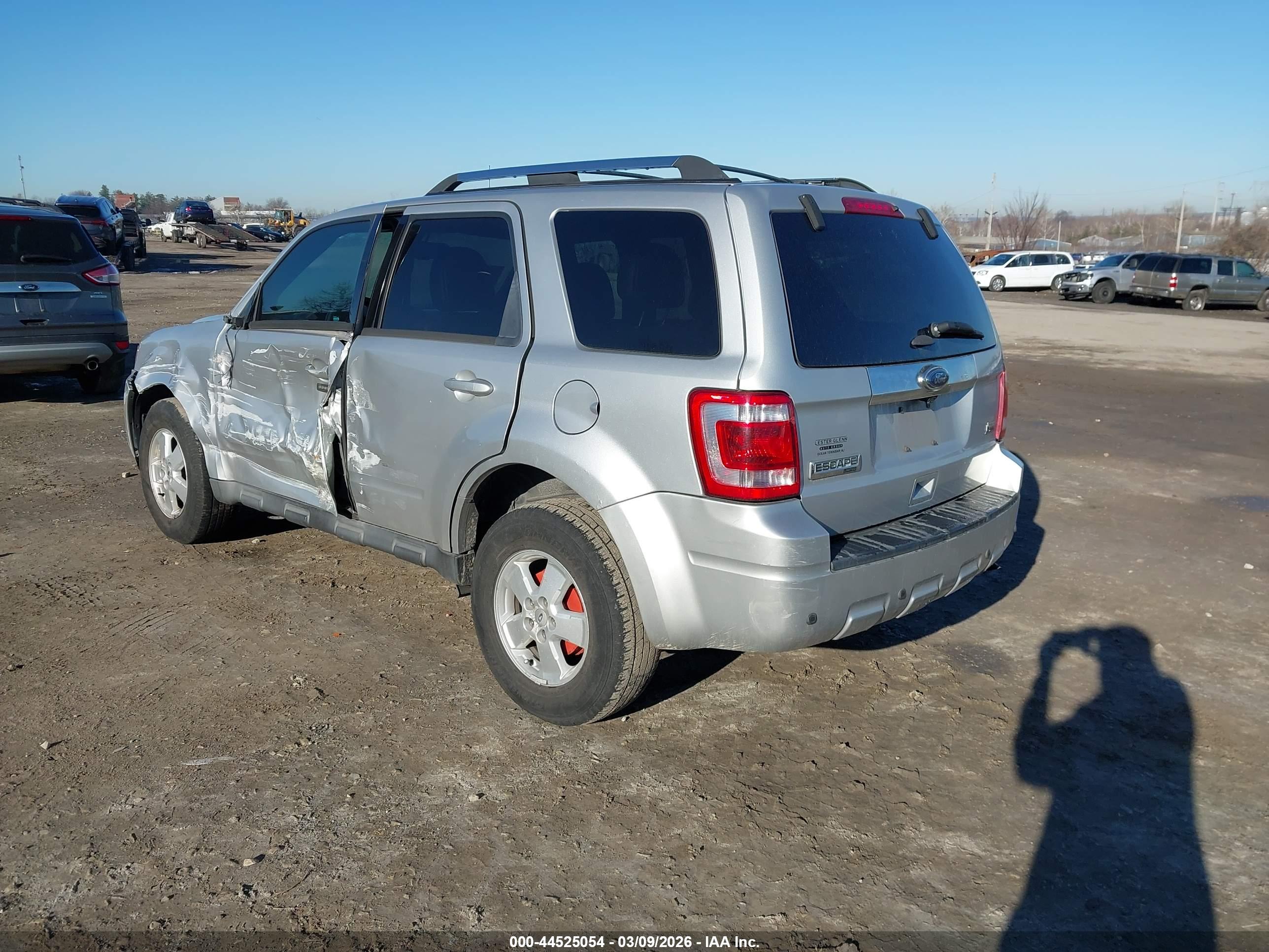 FORD ESCAPE image 3