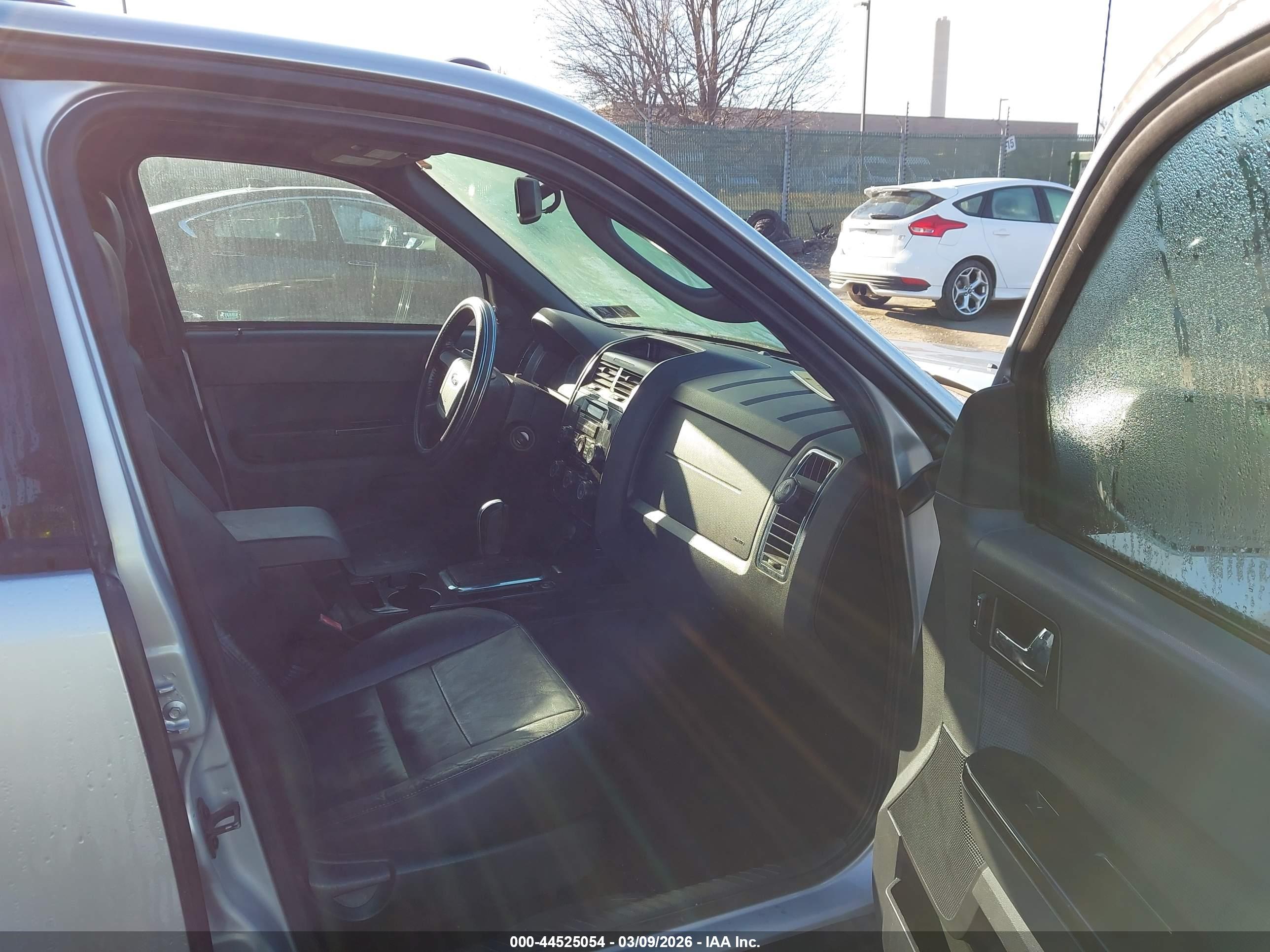 FORD ESCAPE image 5