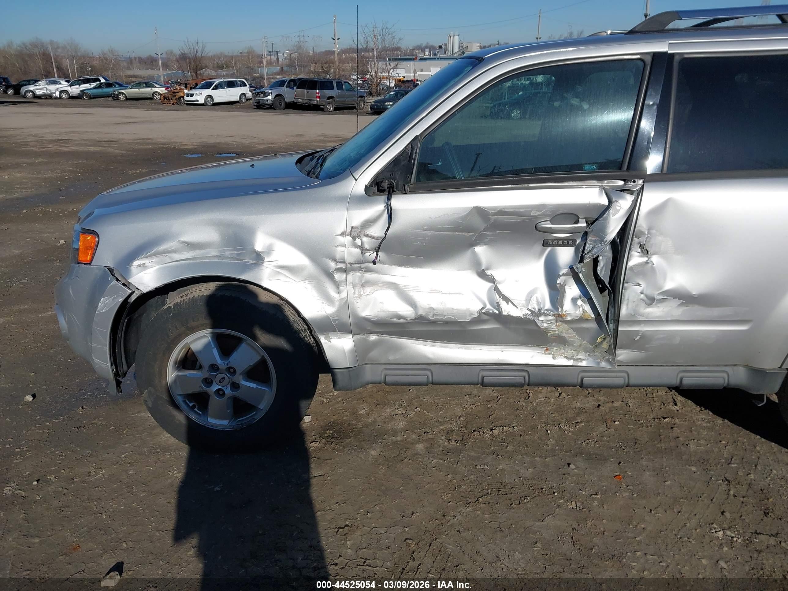 FORD ESCAPE image 6
