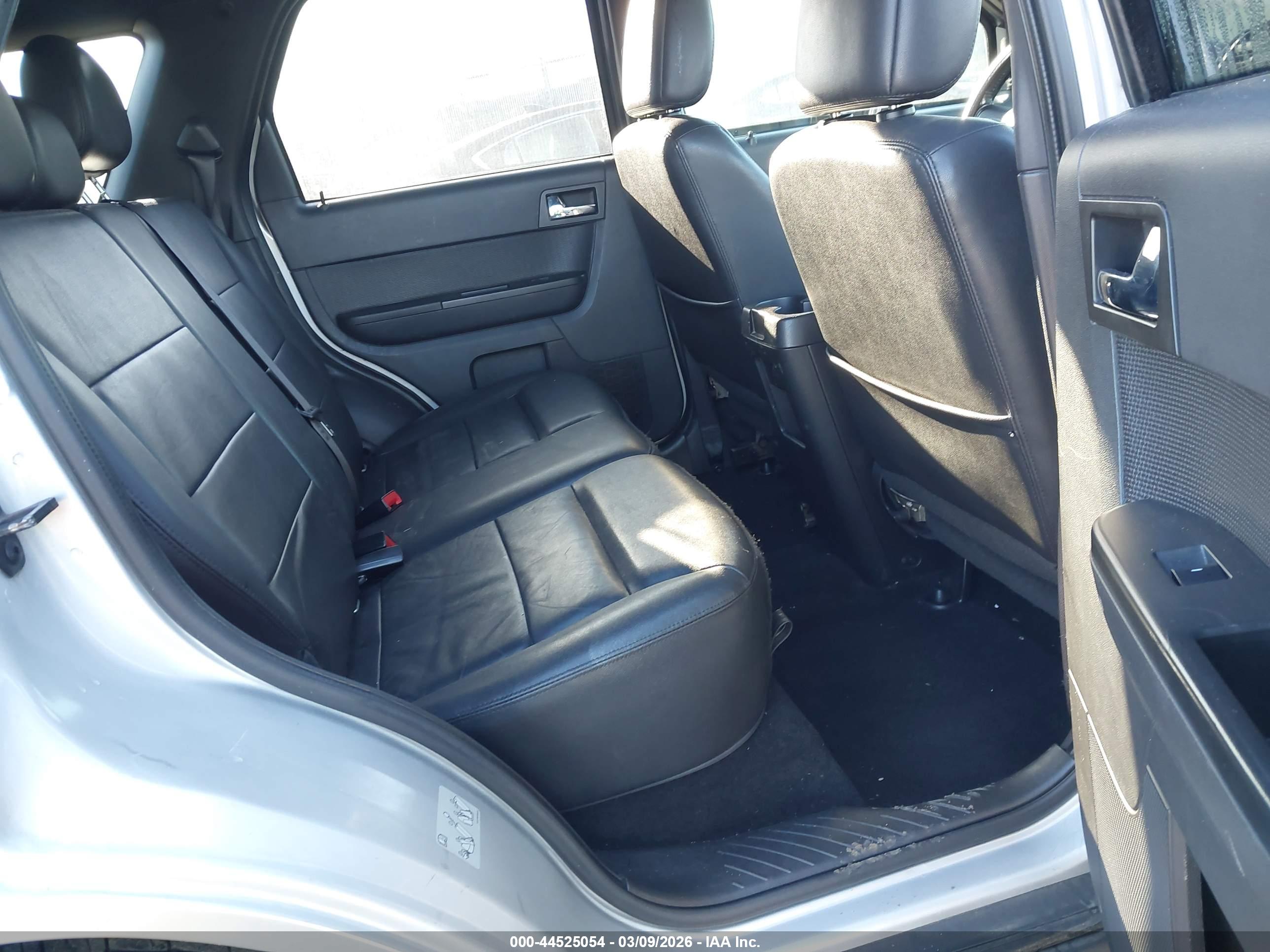 FORD ESCAPE image 8