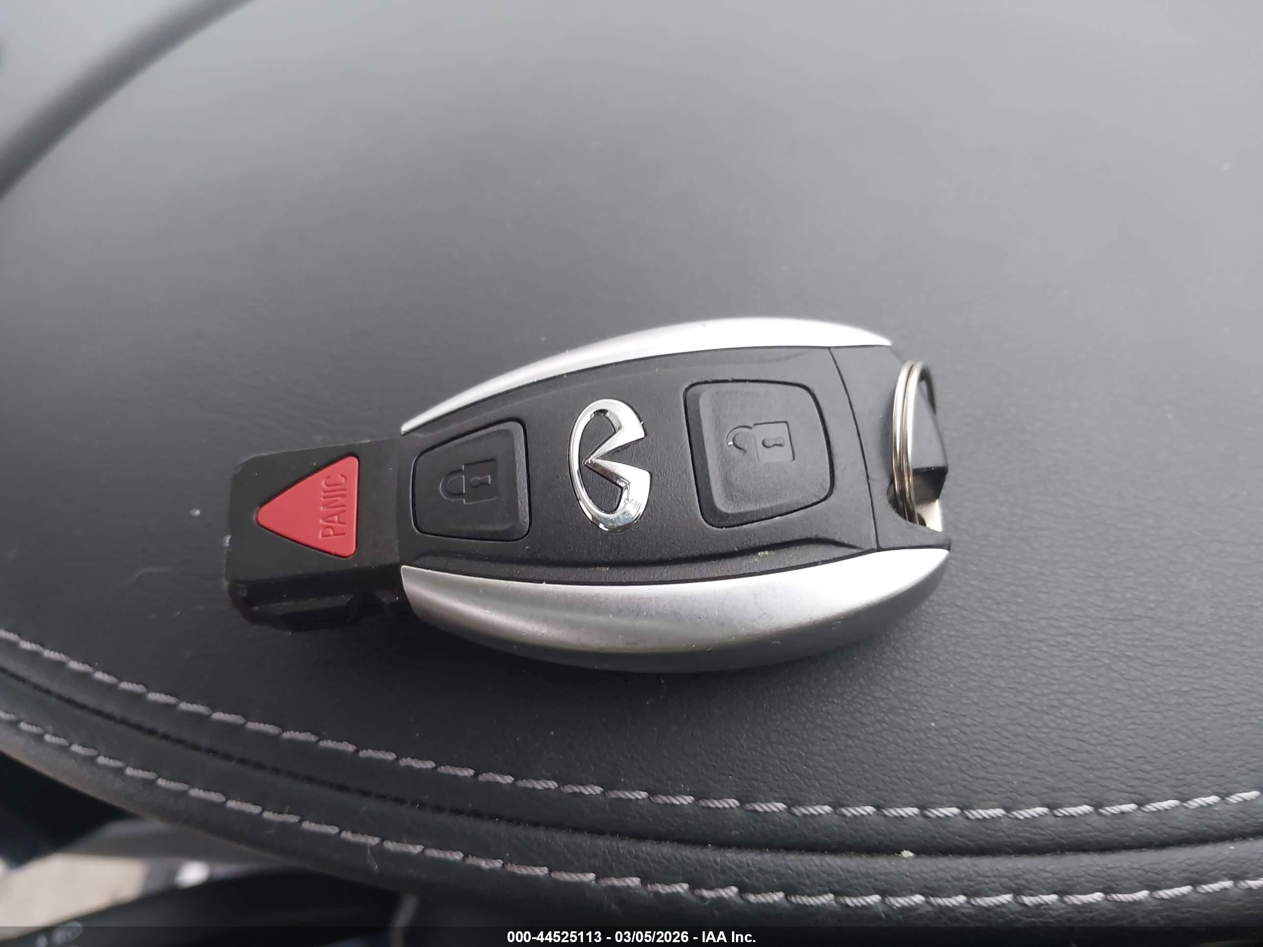 INFINITI QX30 image 11