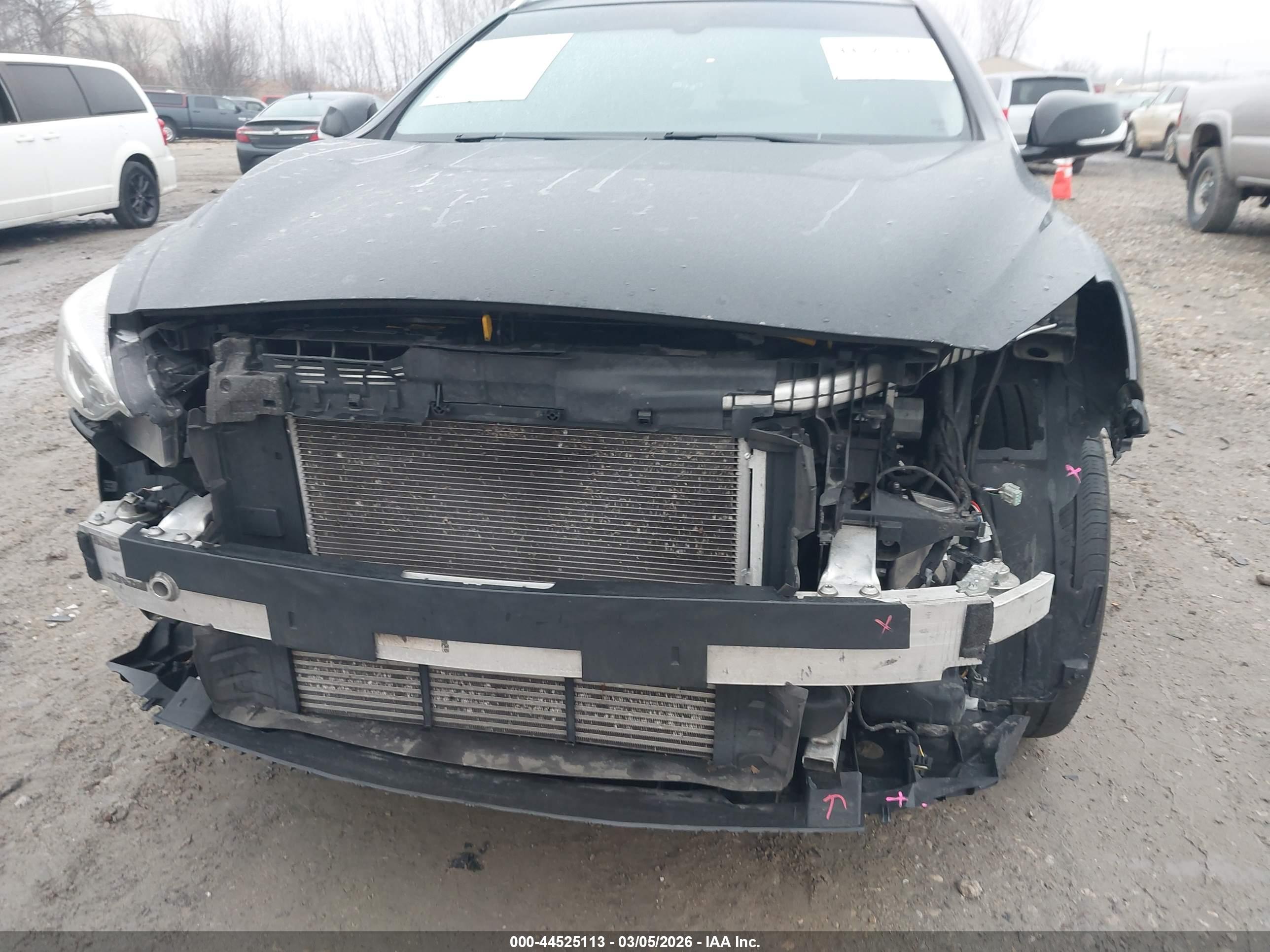 INFINITI QX30 image 6