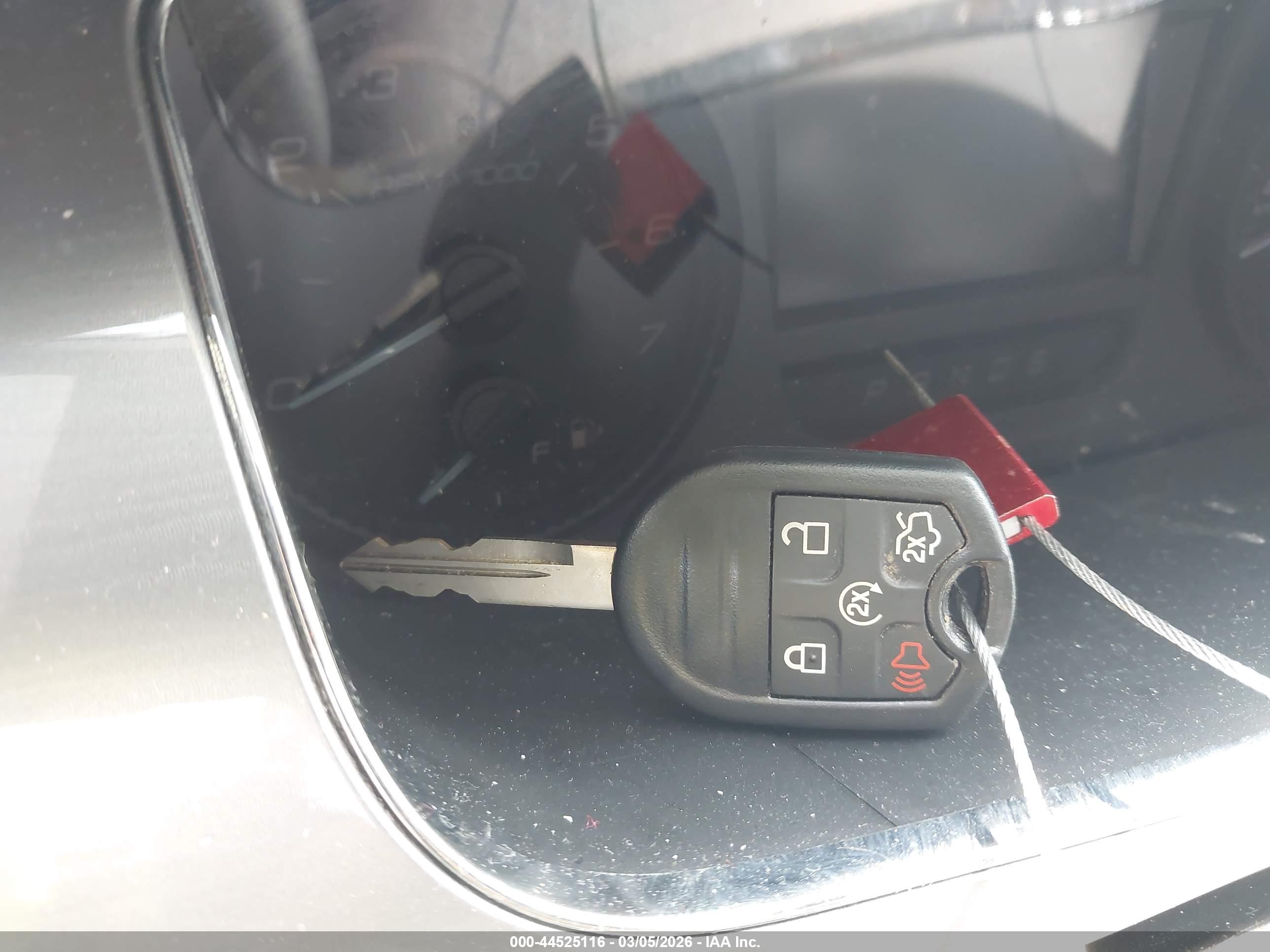 FORD TAURUS image 11
