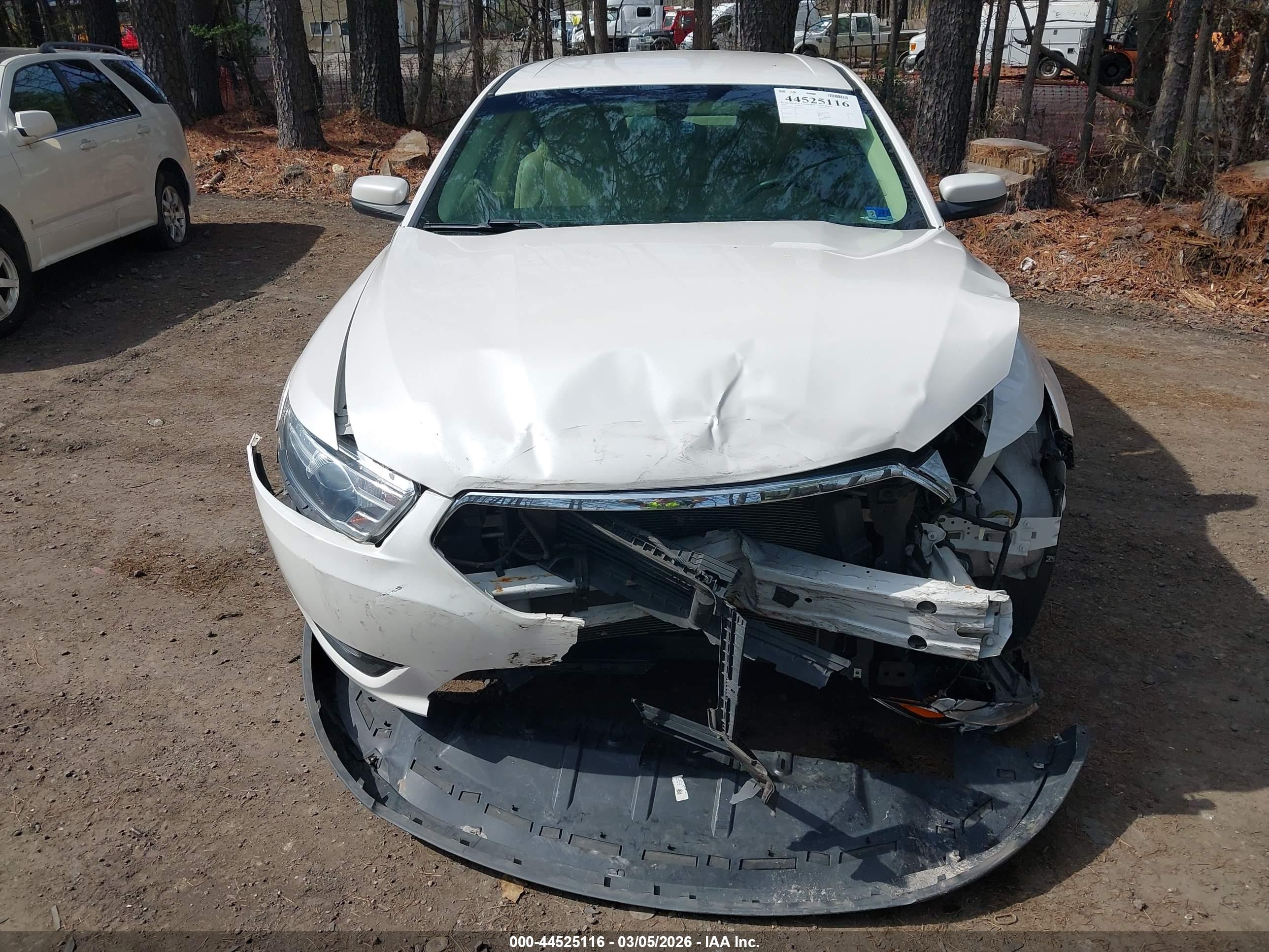 FORD TAURUS image 6
