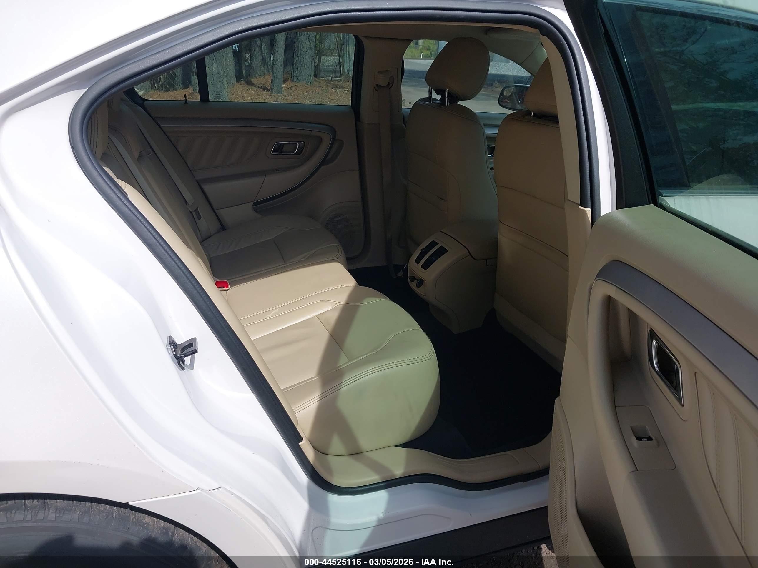 FORD TAURUS image 8