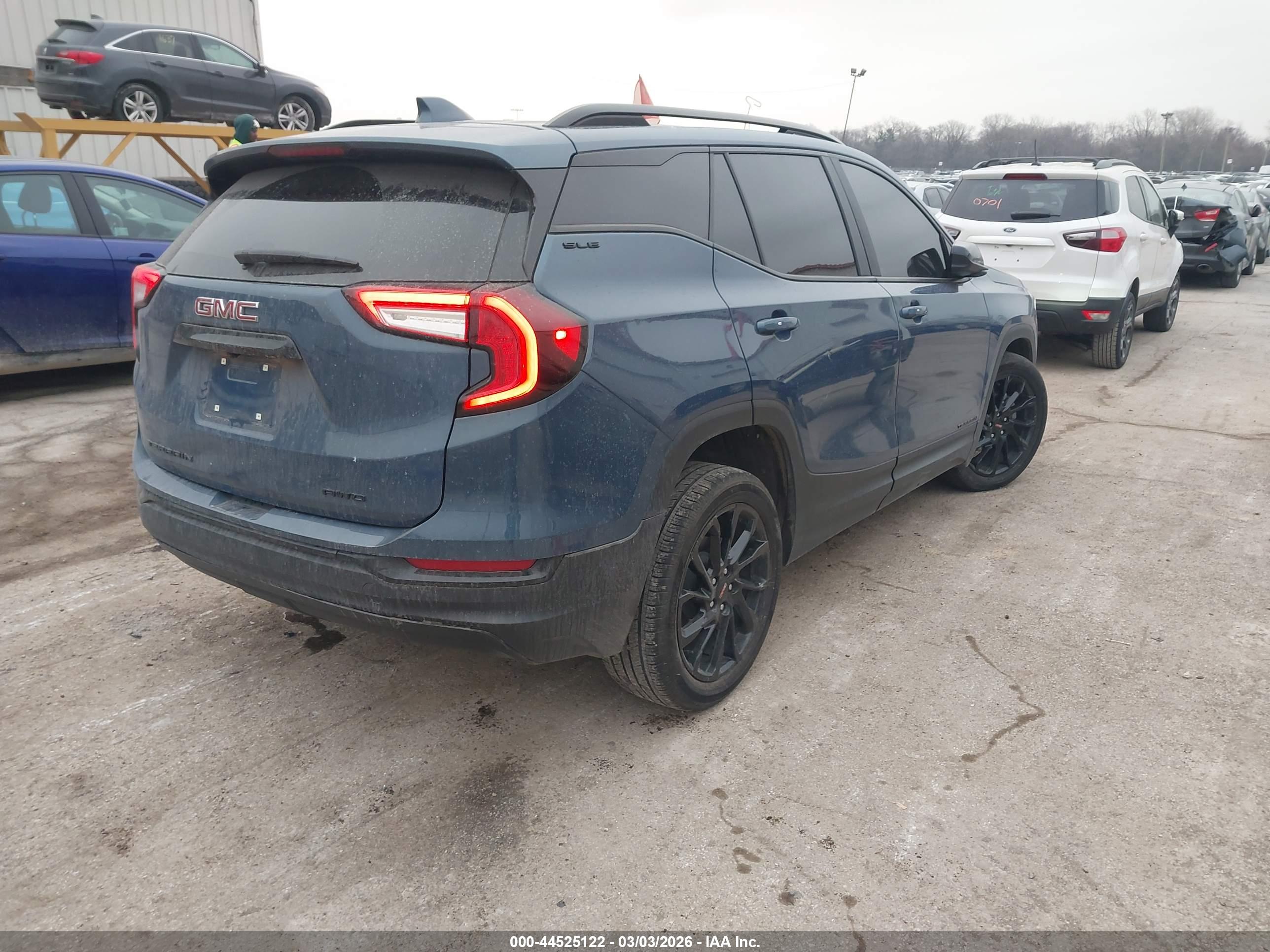 GMC TERRAIN image 4