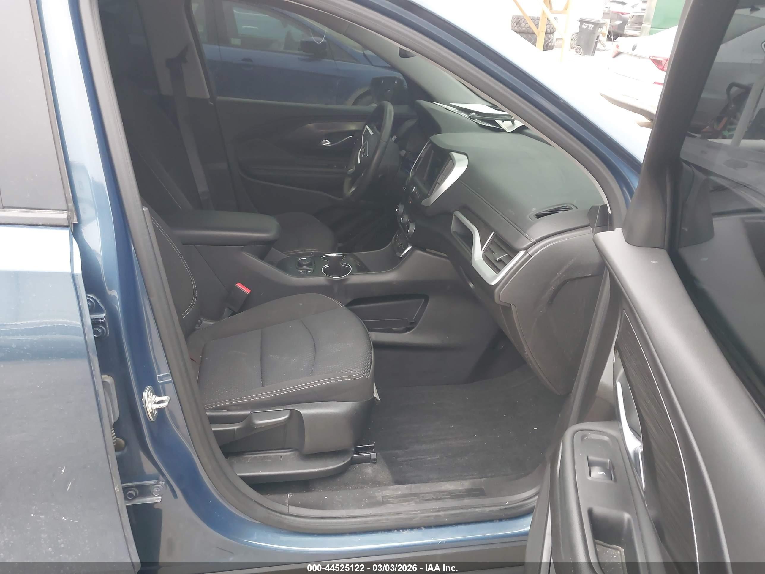 GMC TERRAIN image 5