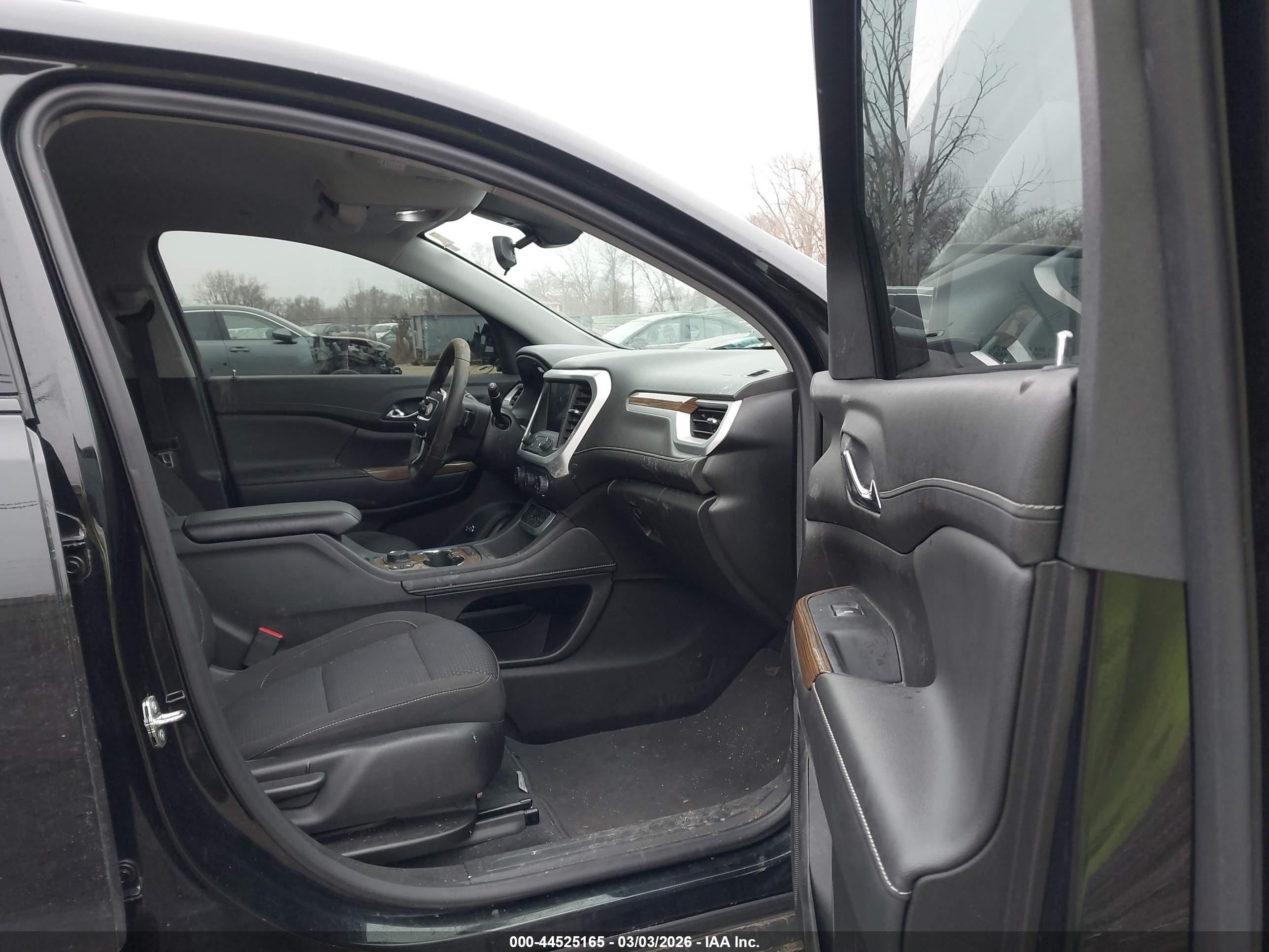 GMC ACADIA image 5