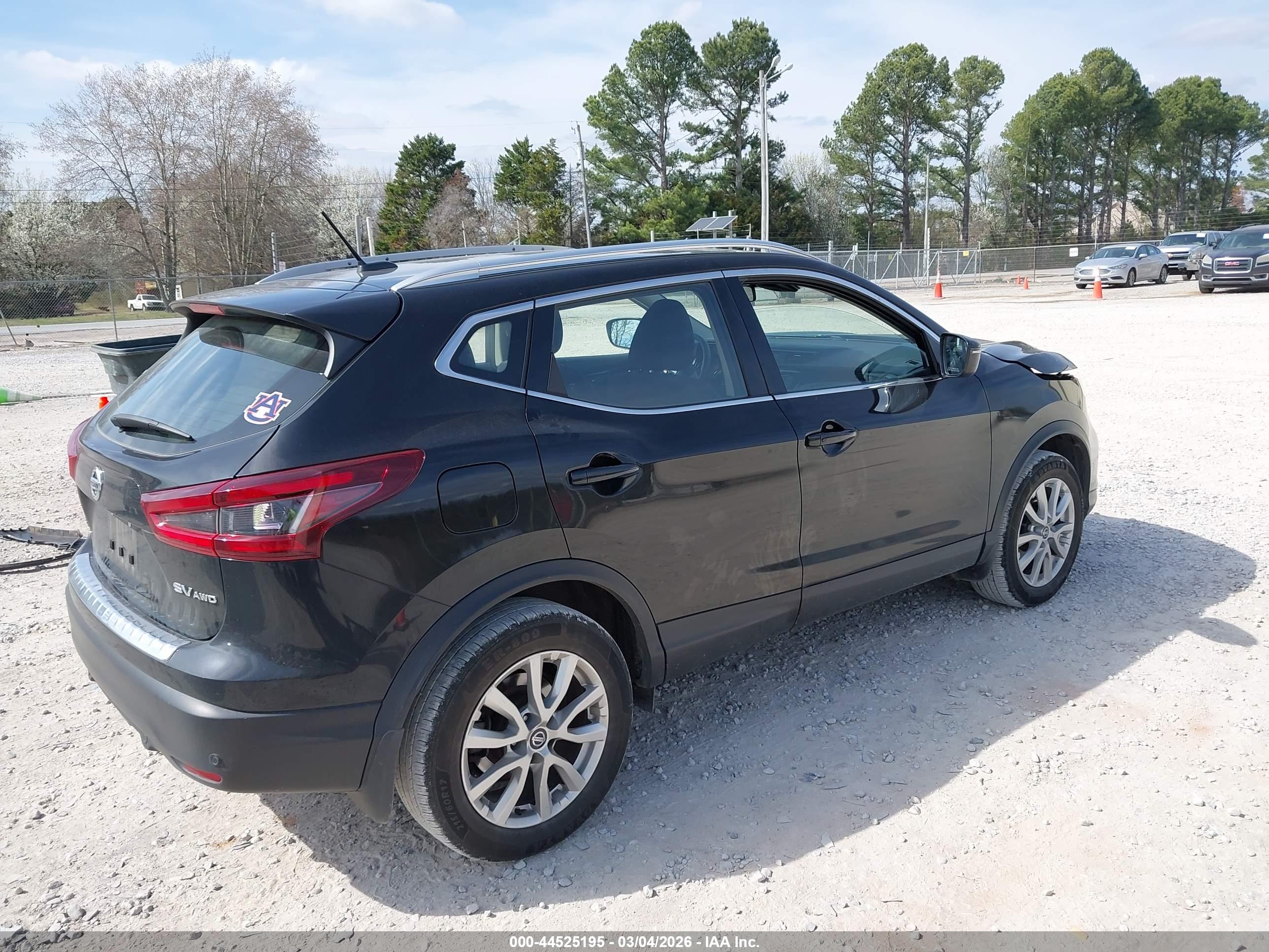 NISSAN ROGUE image 4