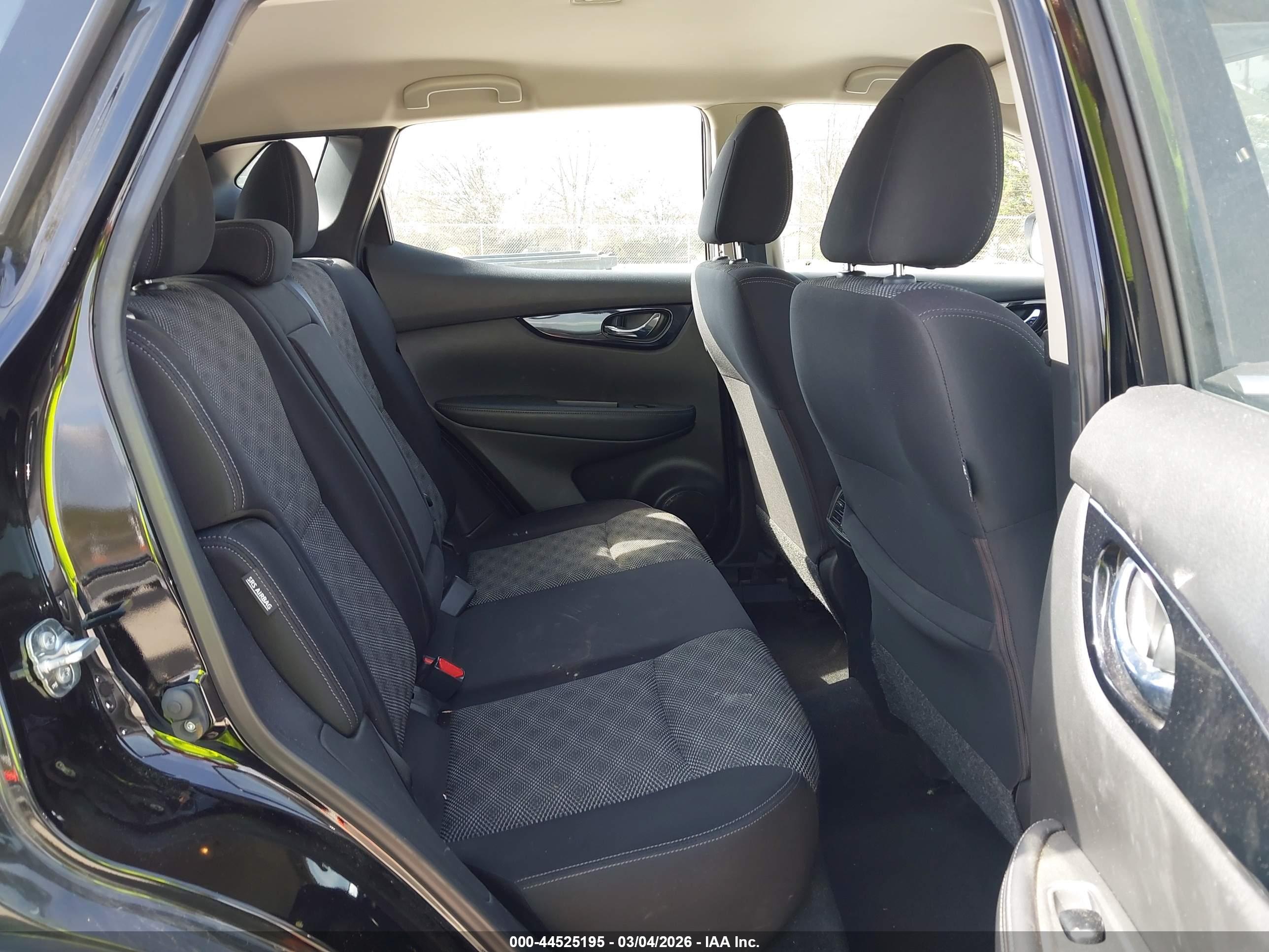NISSAN ROGUE image 8