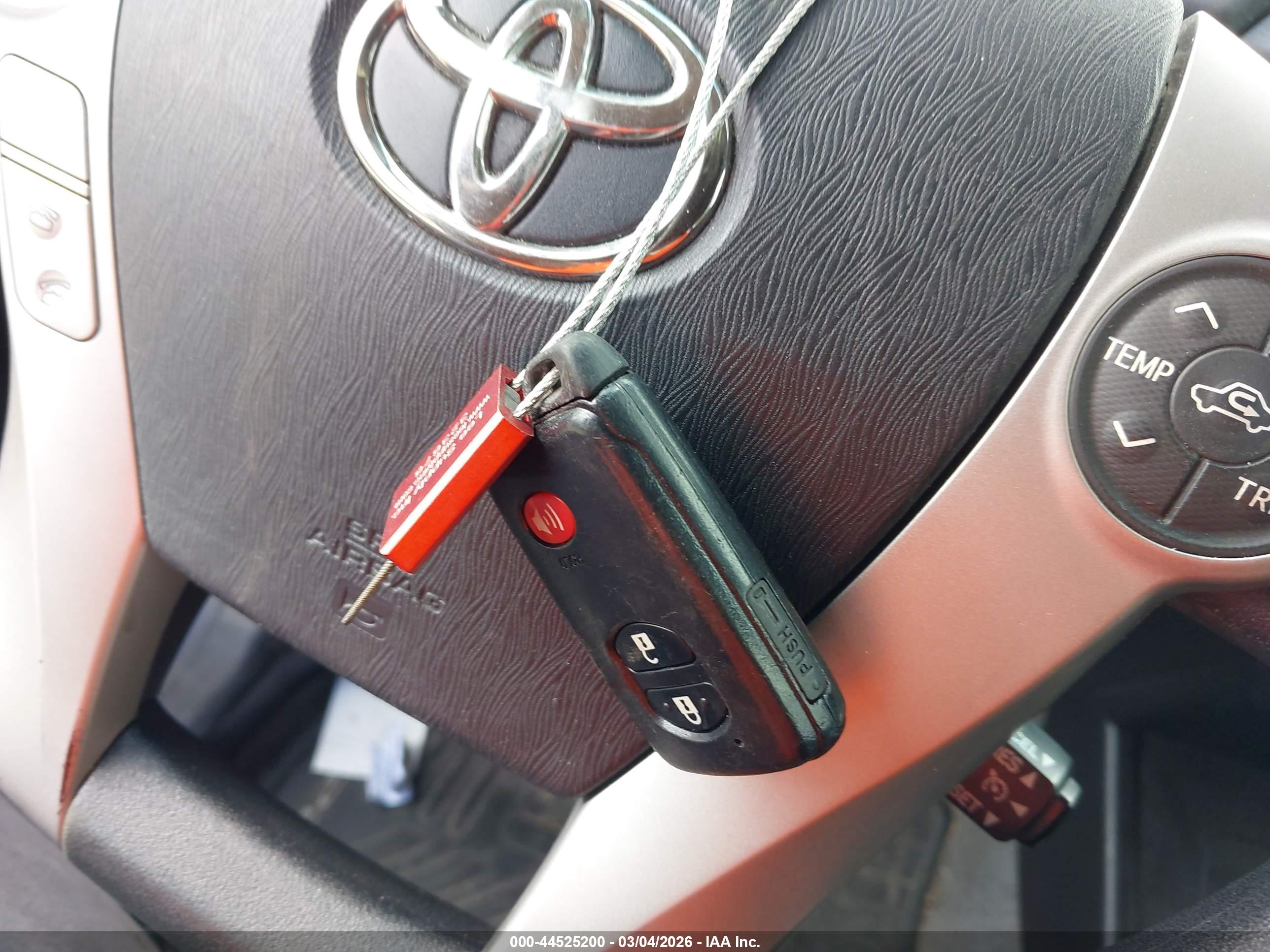 TOYOTA PRIUS image 11