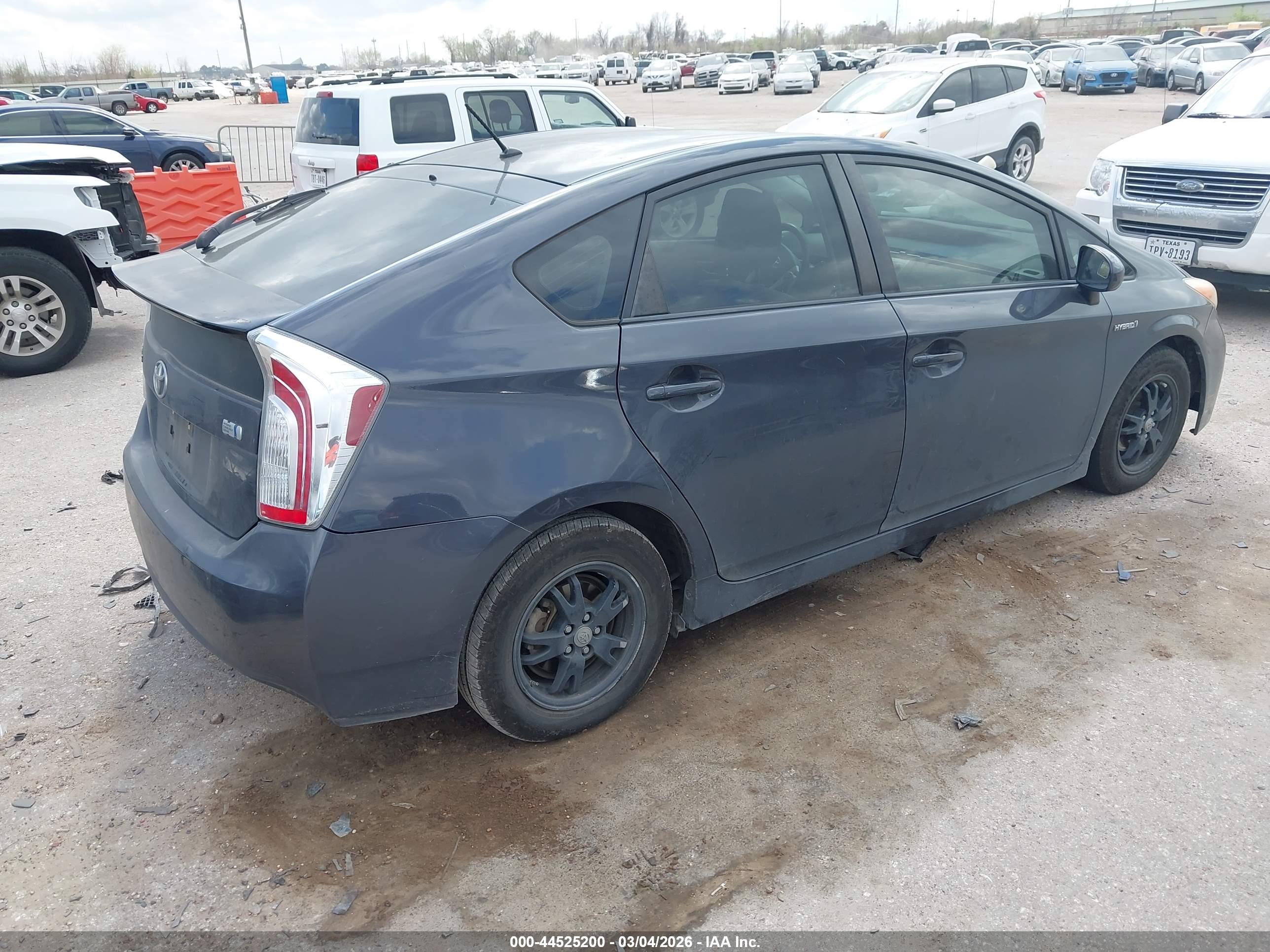 TOYOTA PRIUS image 4