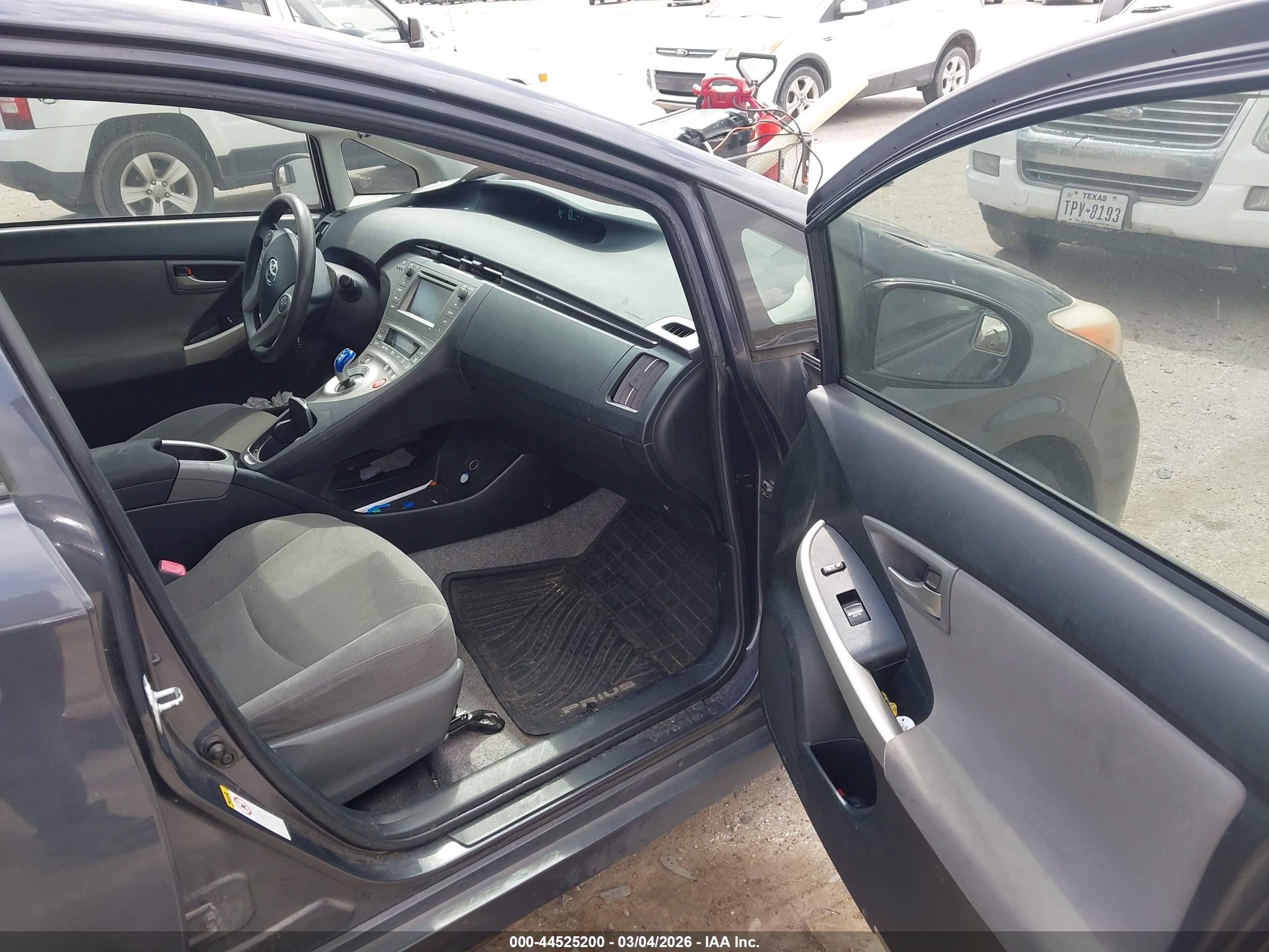 TOYOTA PRIUS image 5