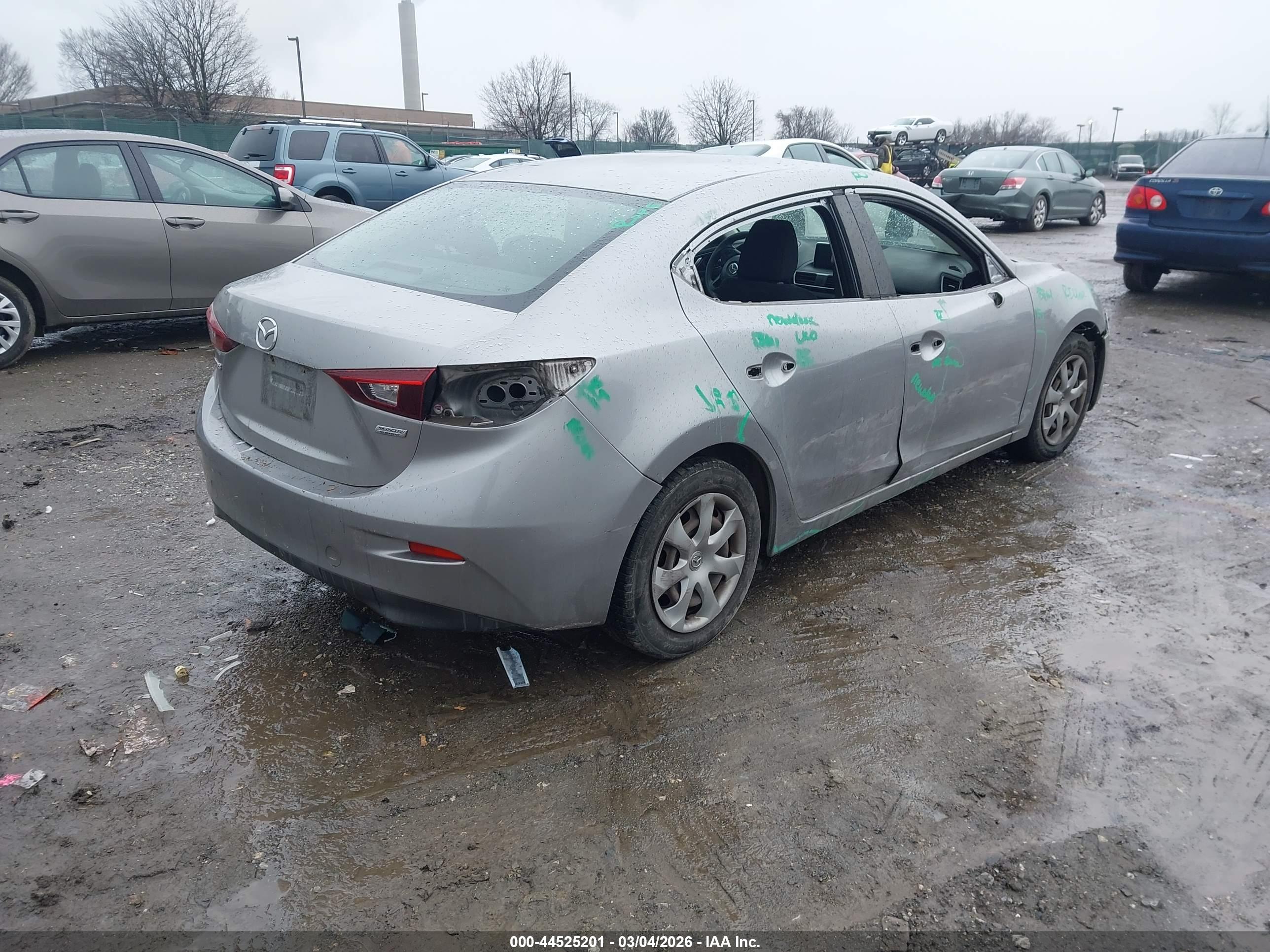 MAZDA MAZDA3 image 4