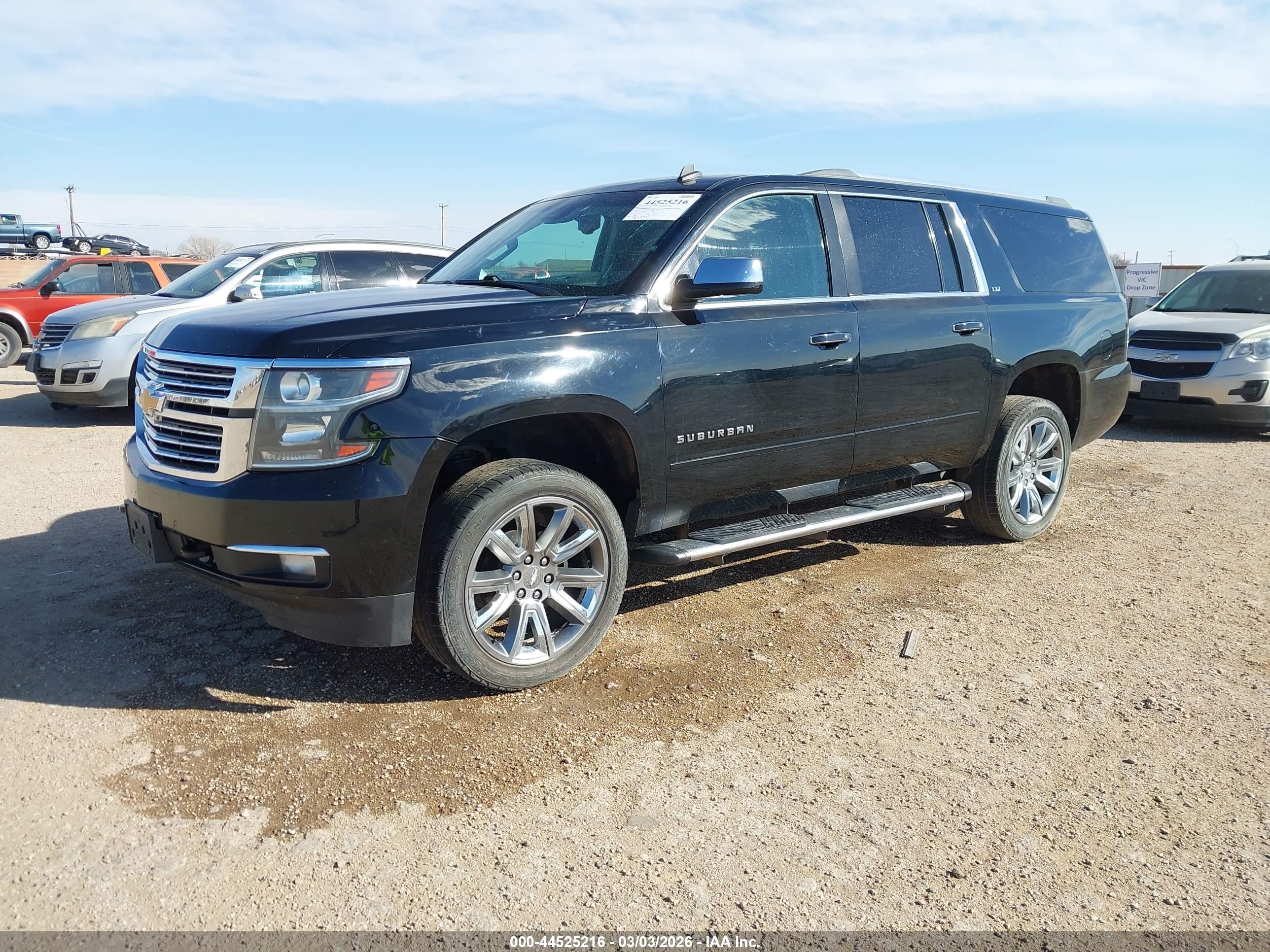 CHEVROLET SUBURBAN image 2