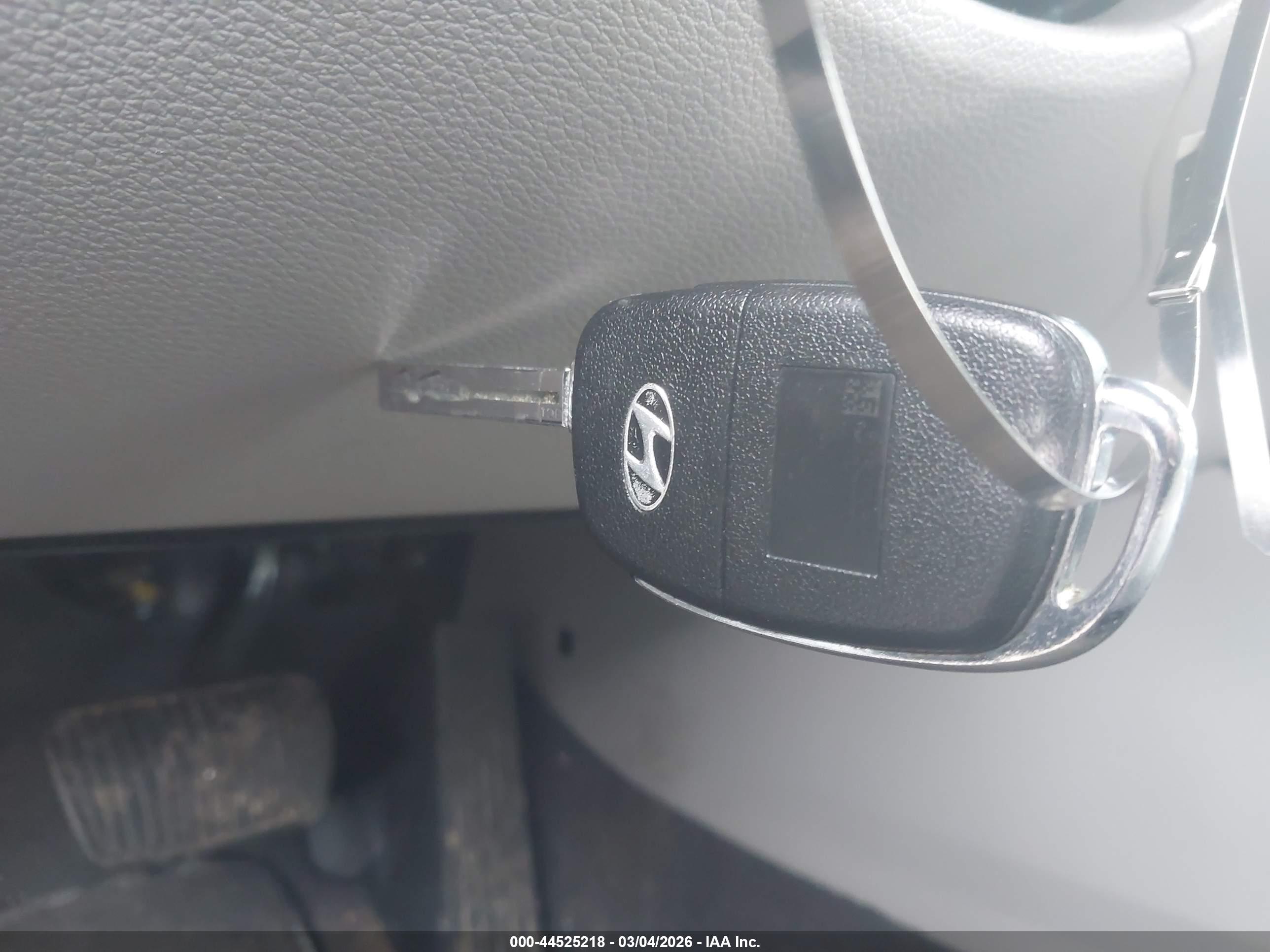 HYUNDAI SONATA image 11