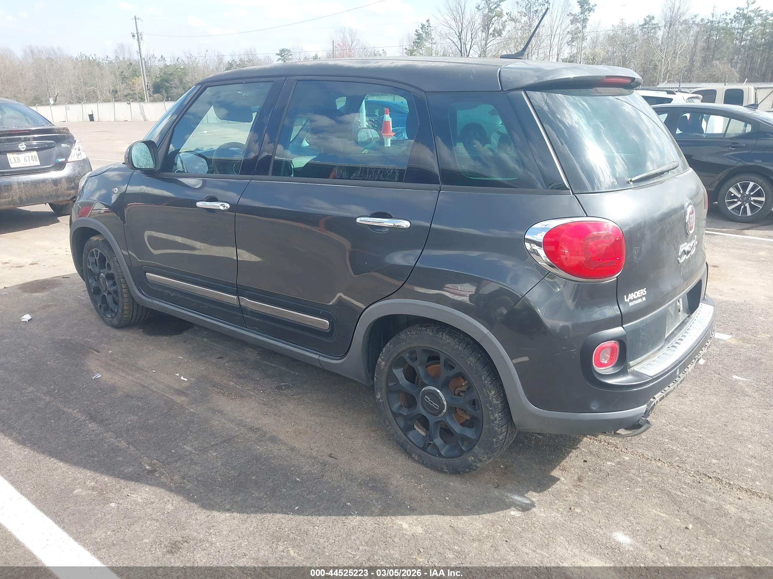 FIAT 500L image 3